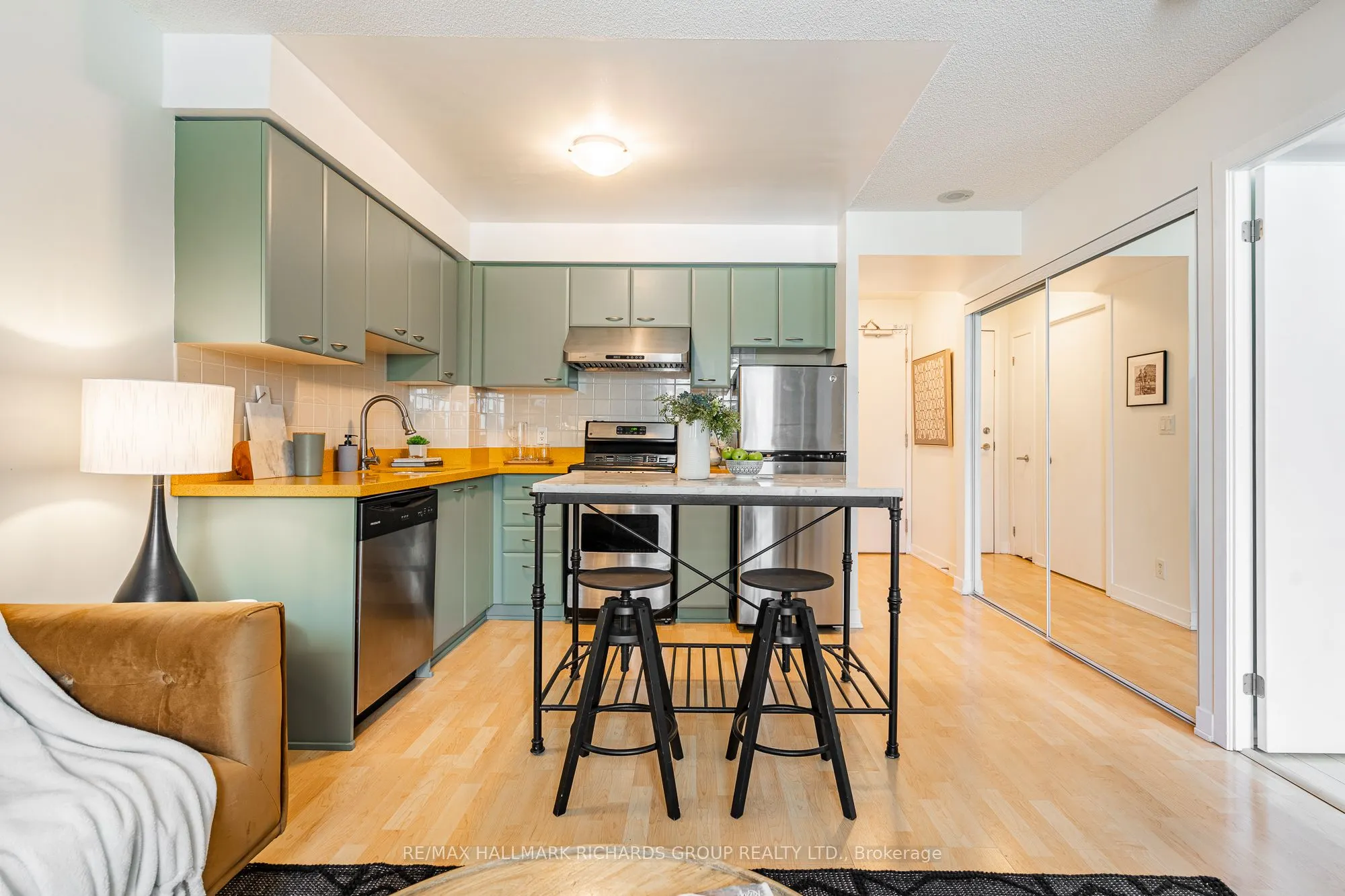 38 Lee Centre Drive, #811