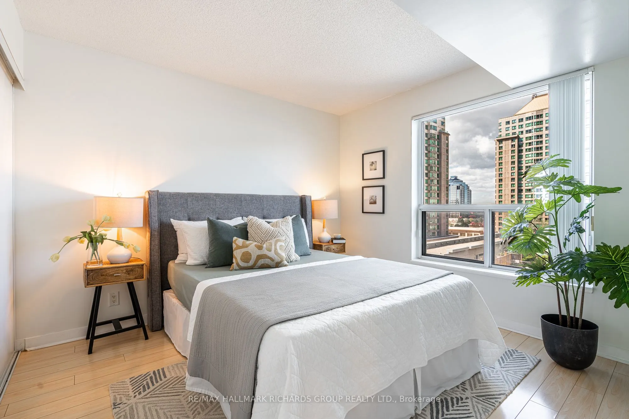 38 Lee Centre Drive, #811
