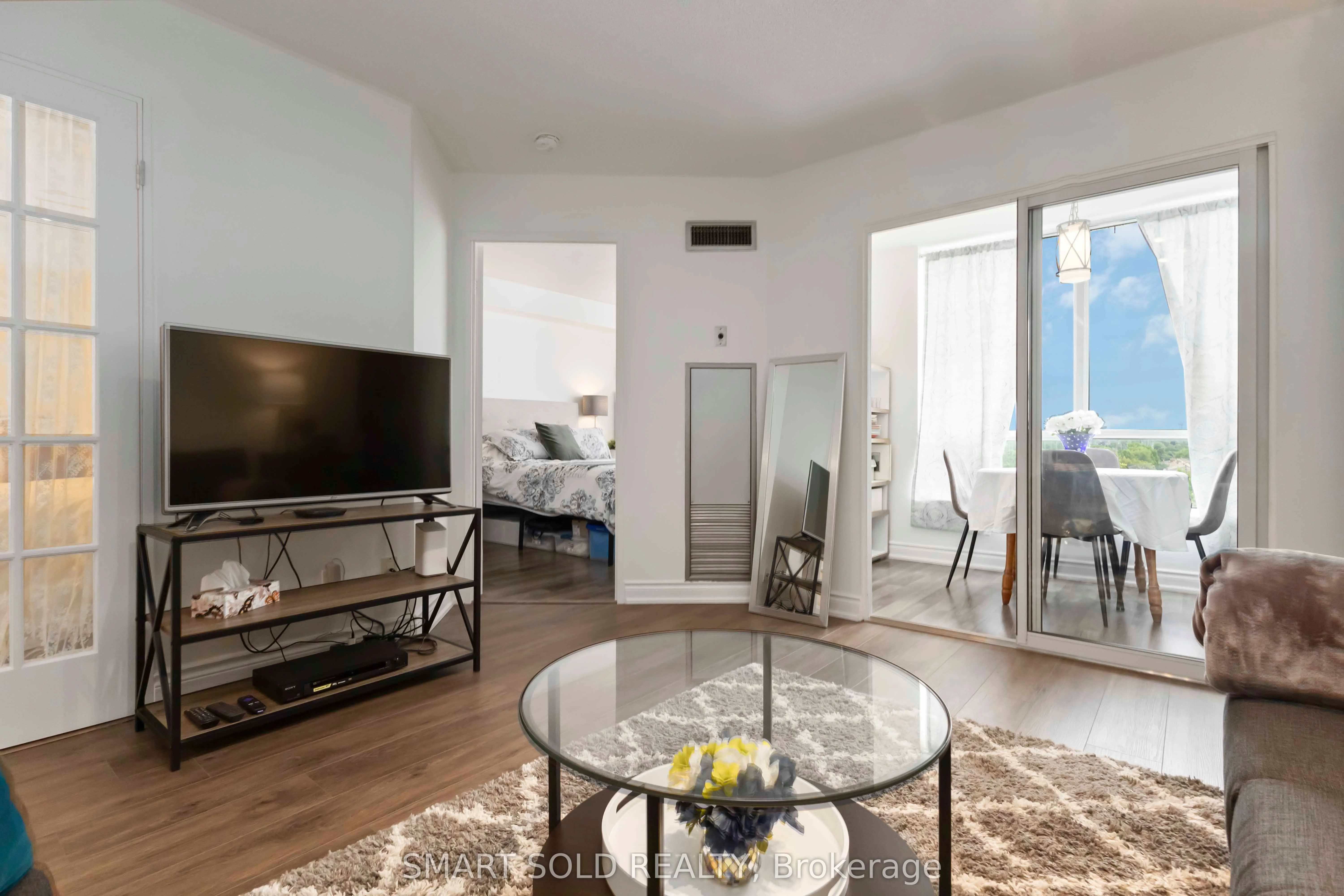711 Rossland Road E, #514