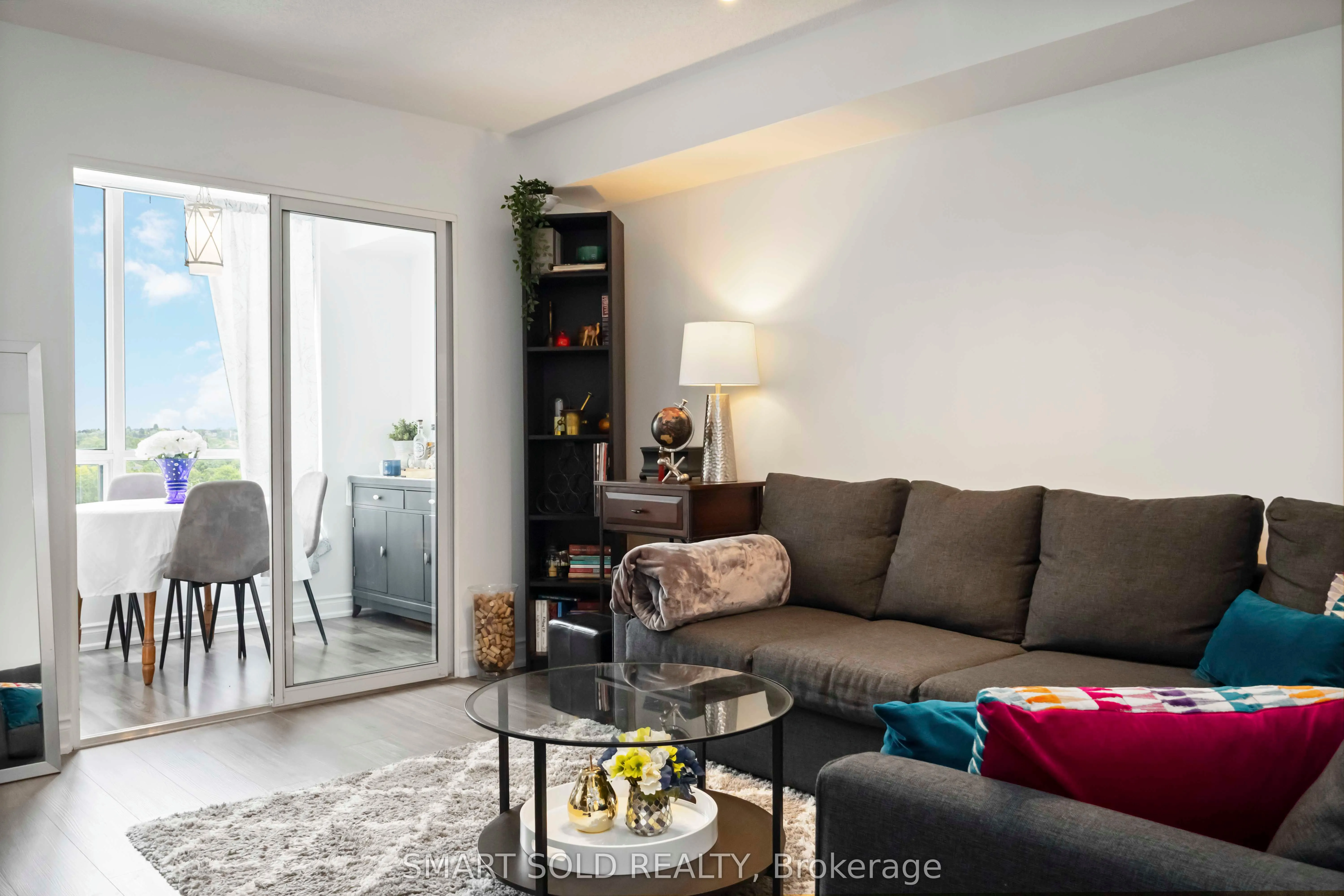 711 Rossland Road E, #514