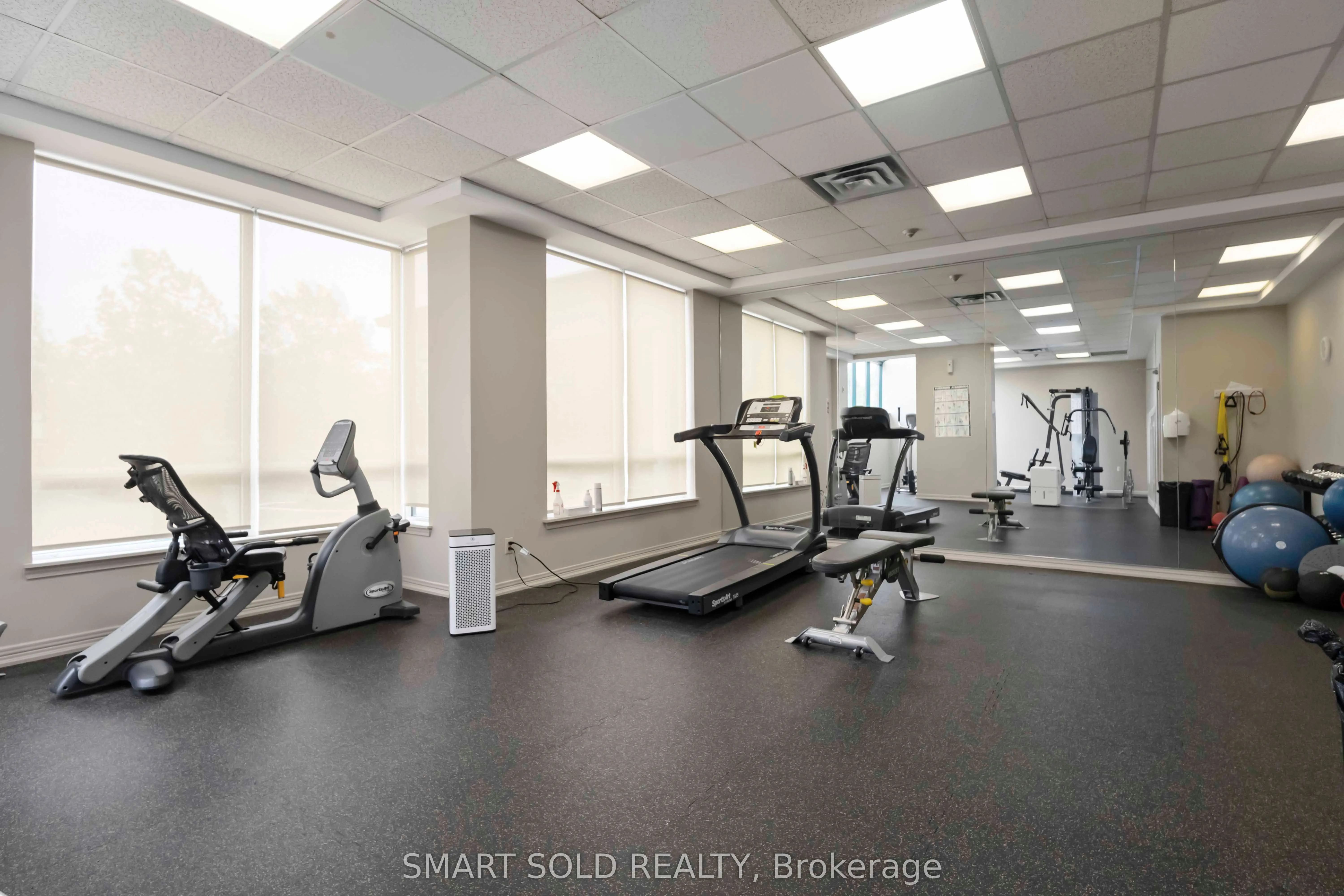 711 Rossland Road E, #514