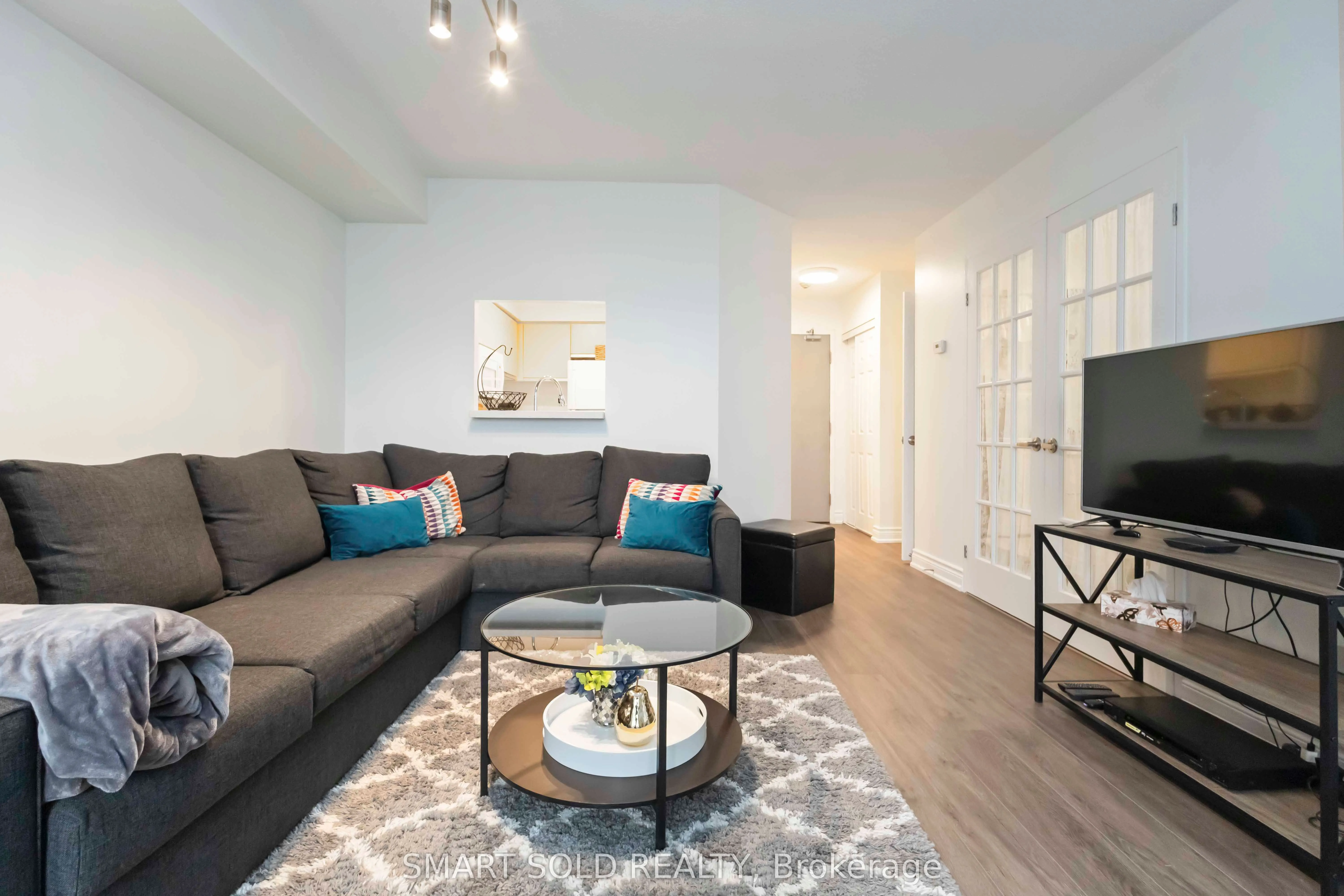 711 Rossland Road E, #514