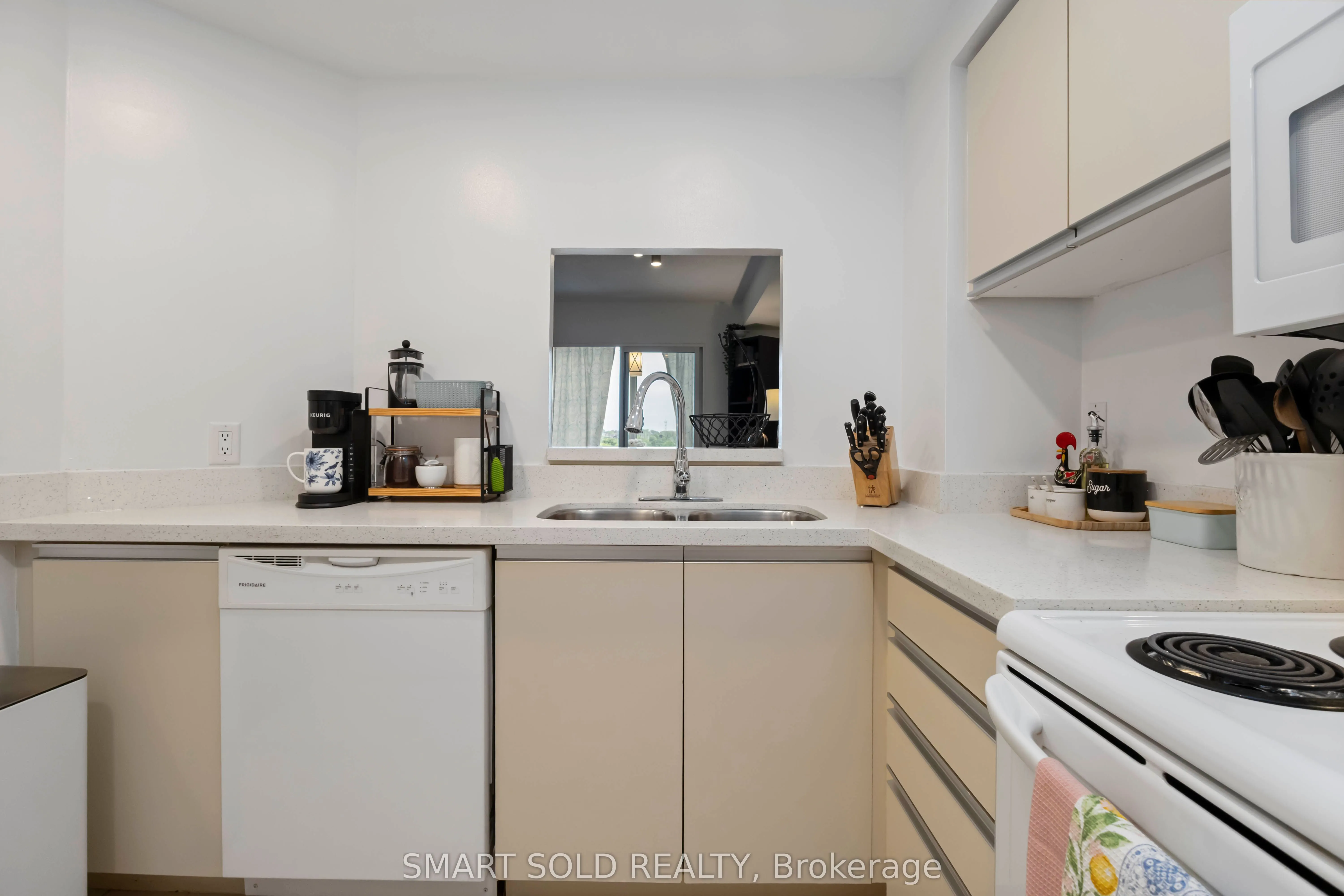 711 Rossland Road E, #514