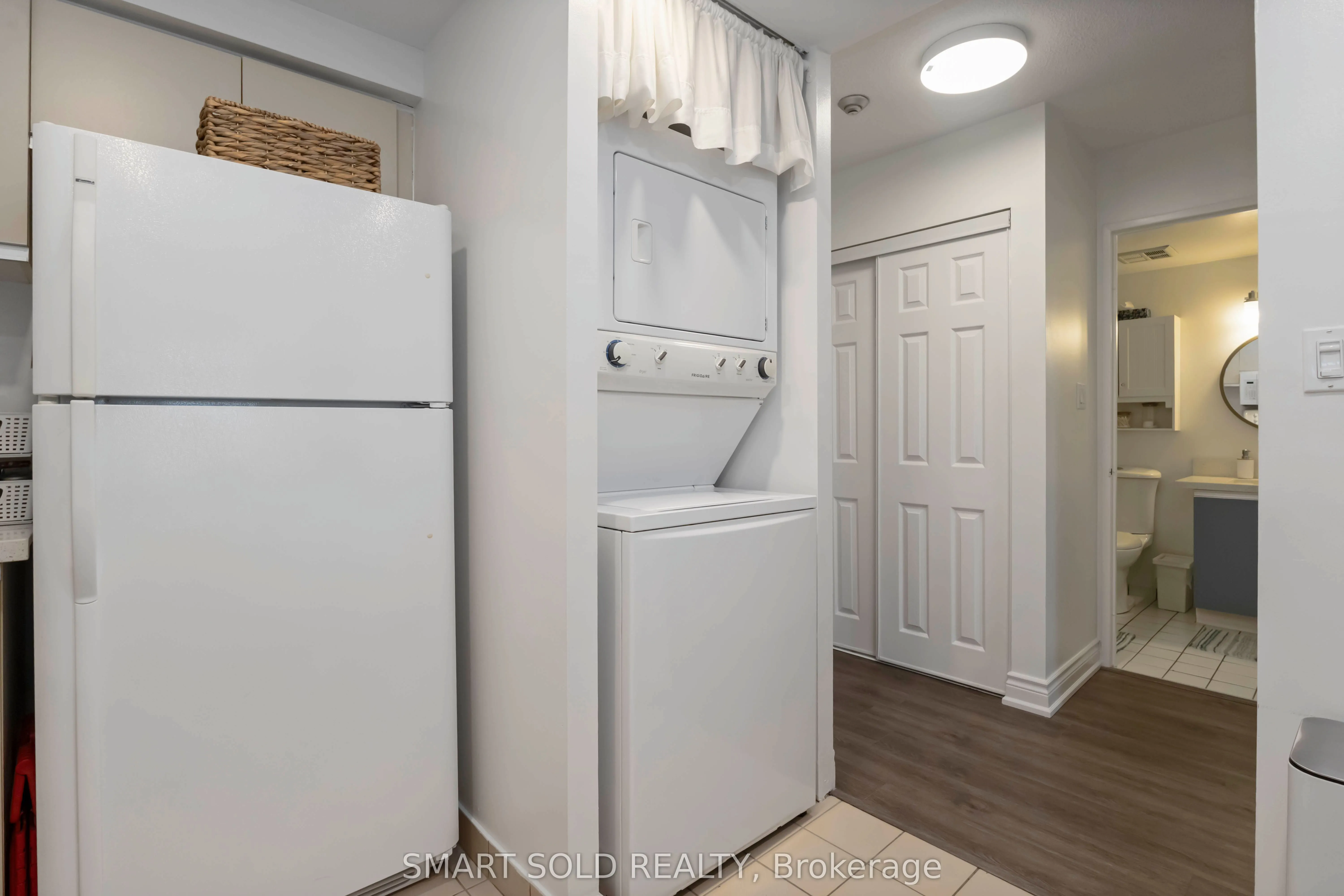 711 Rossland Road E, #514