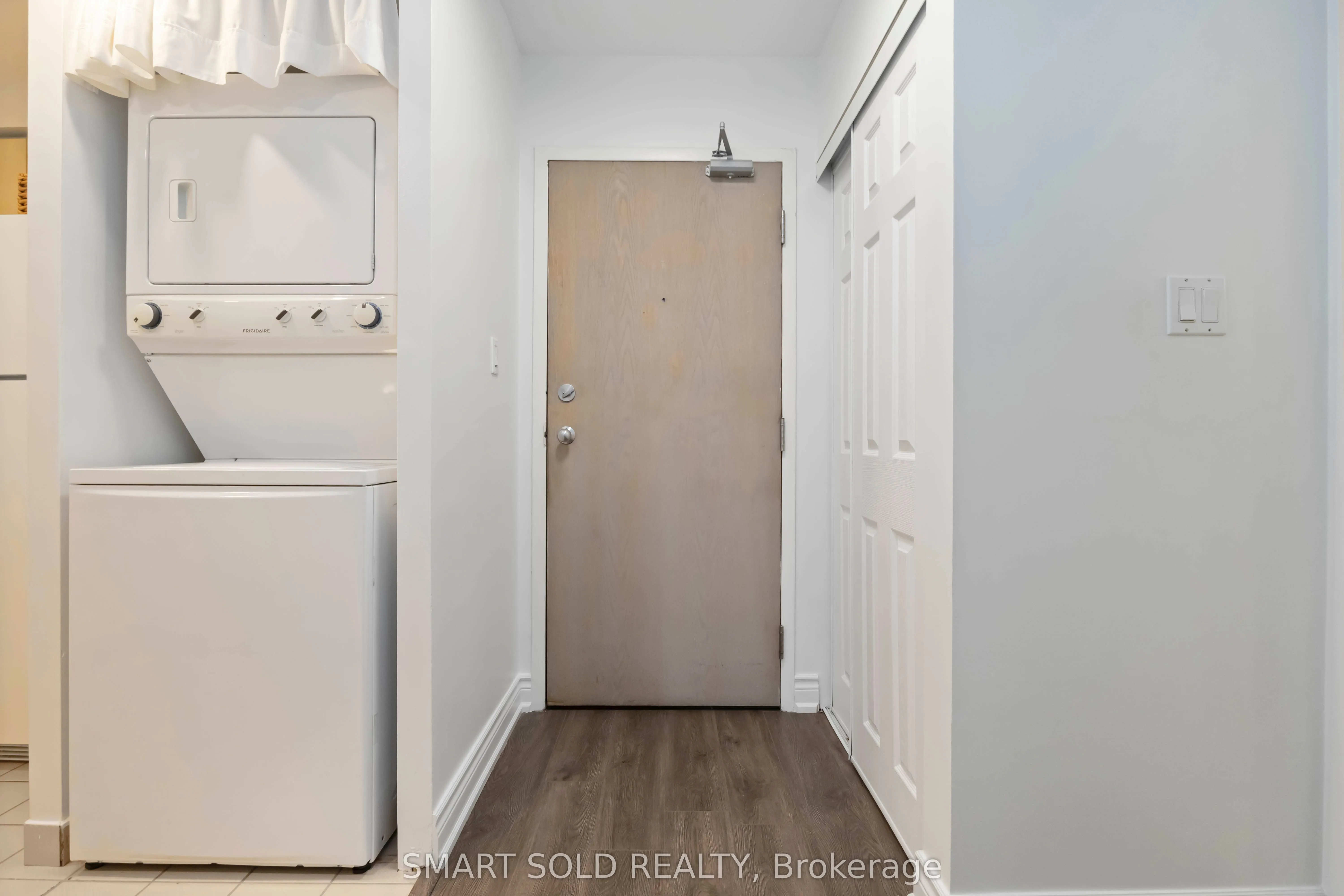 711 Rossland Road E, #514