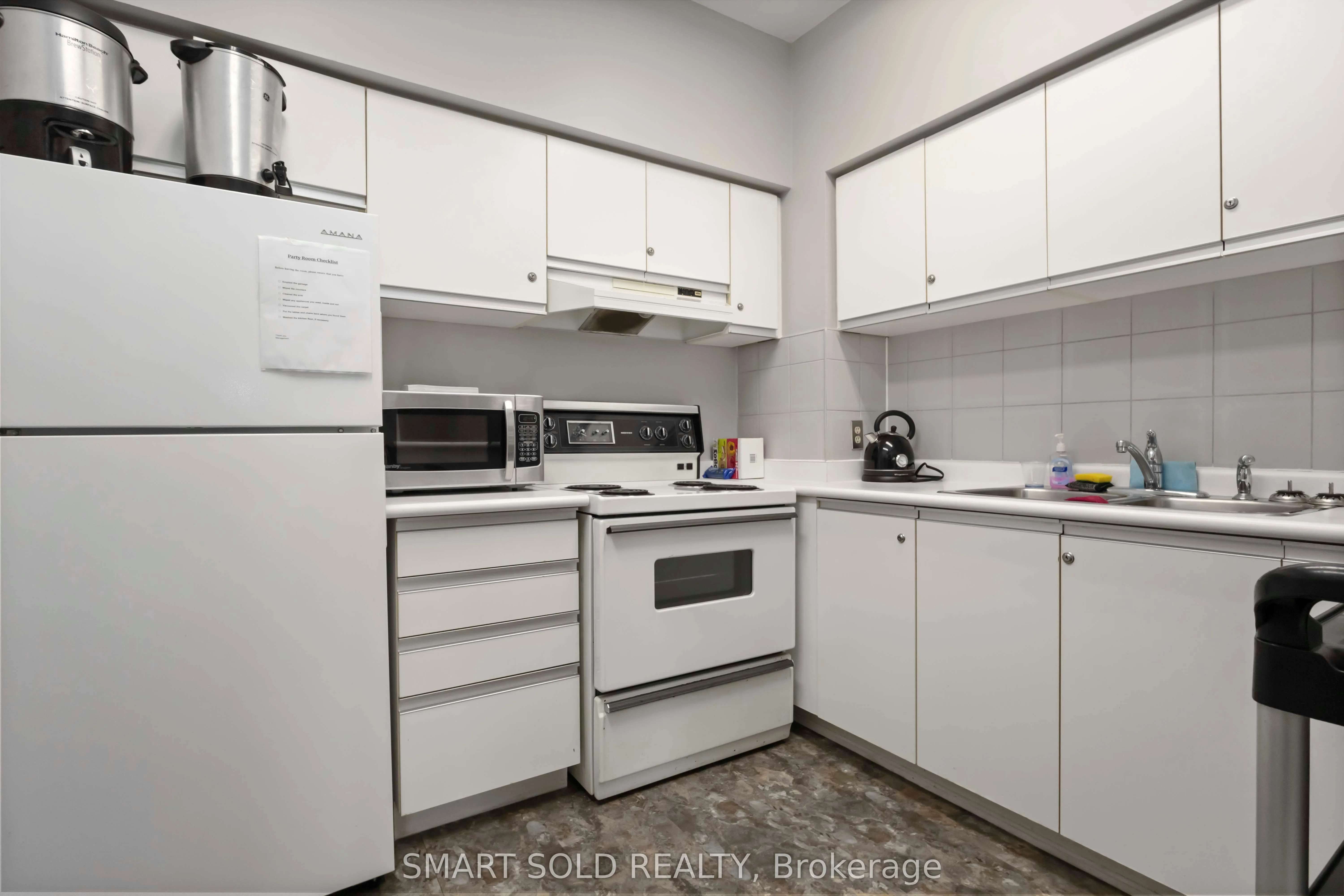 711 Rossland Road E, #514
