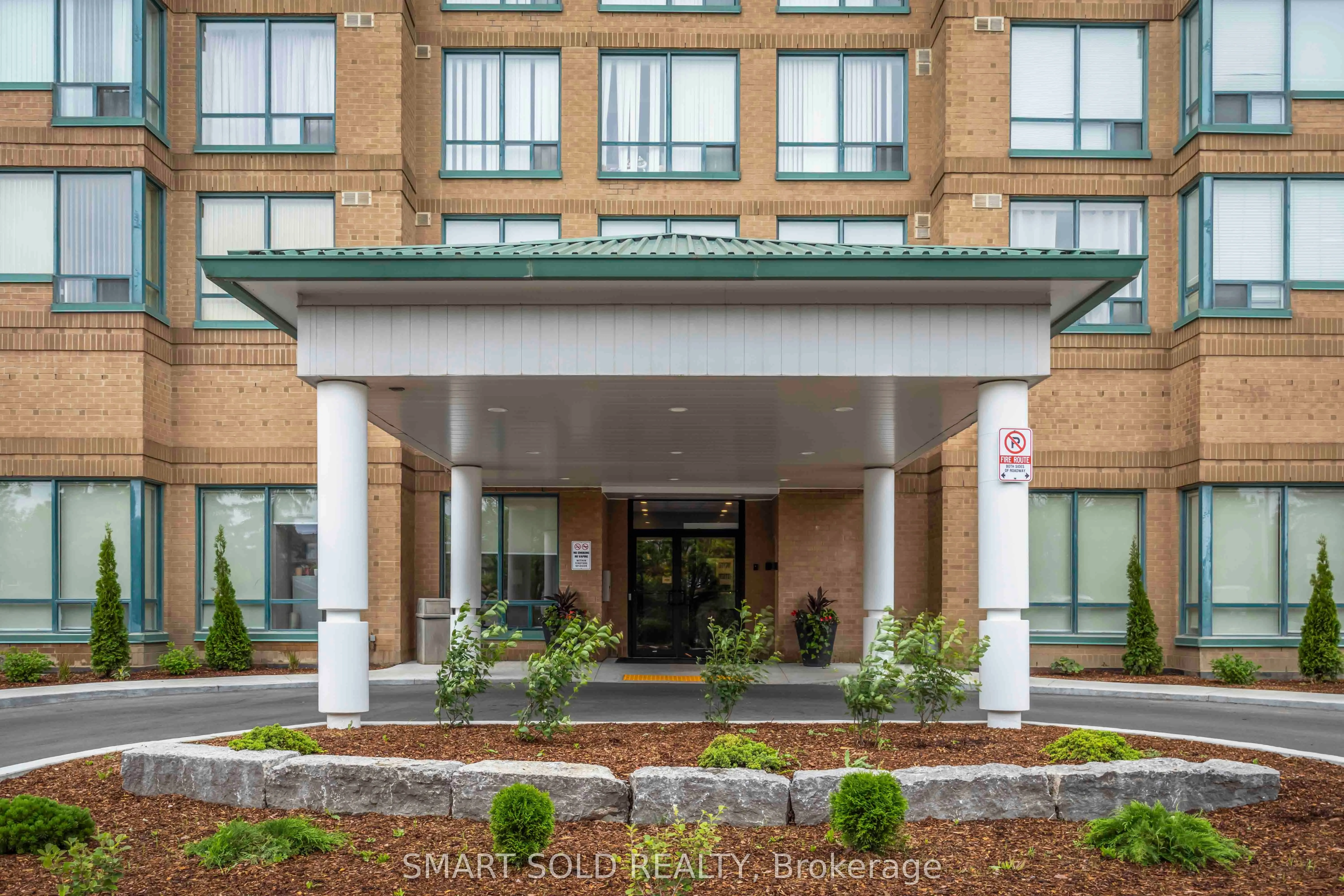 711 Rossland Road E, #514
