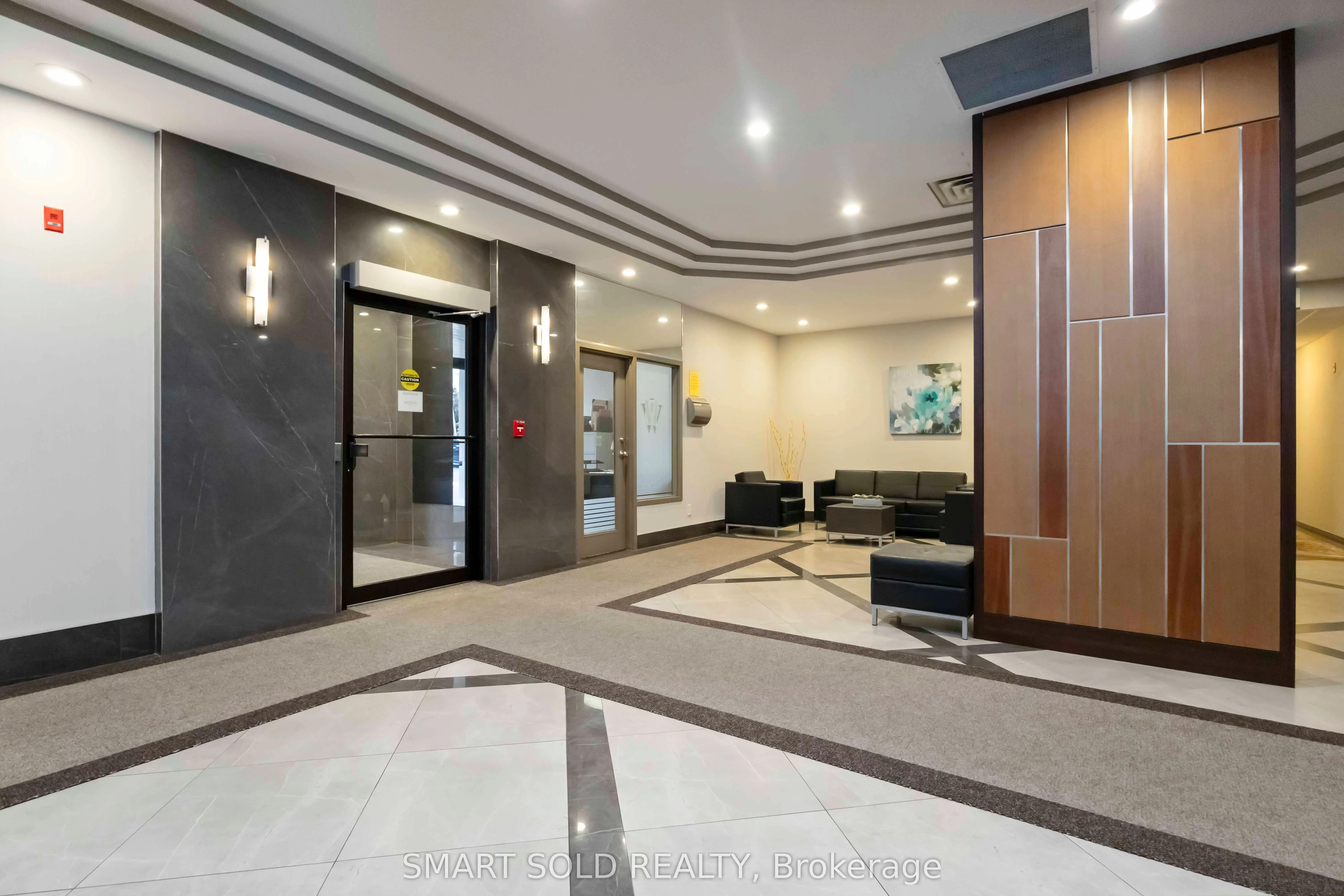 711 Rossland Road E, #514