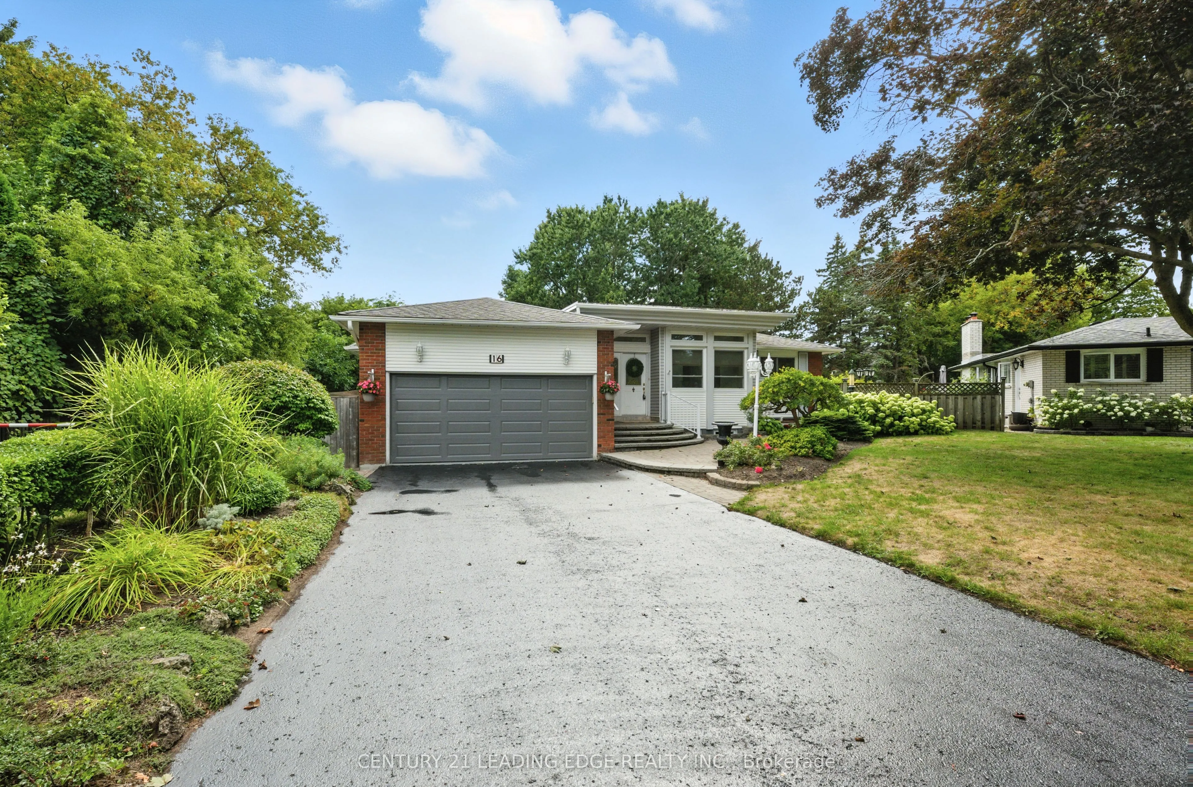 16 Burningham Crescent
