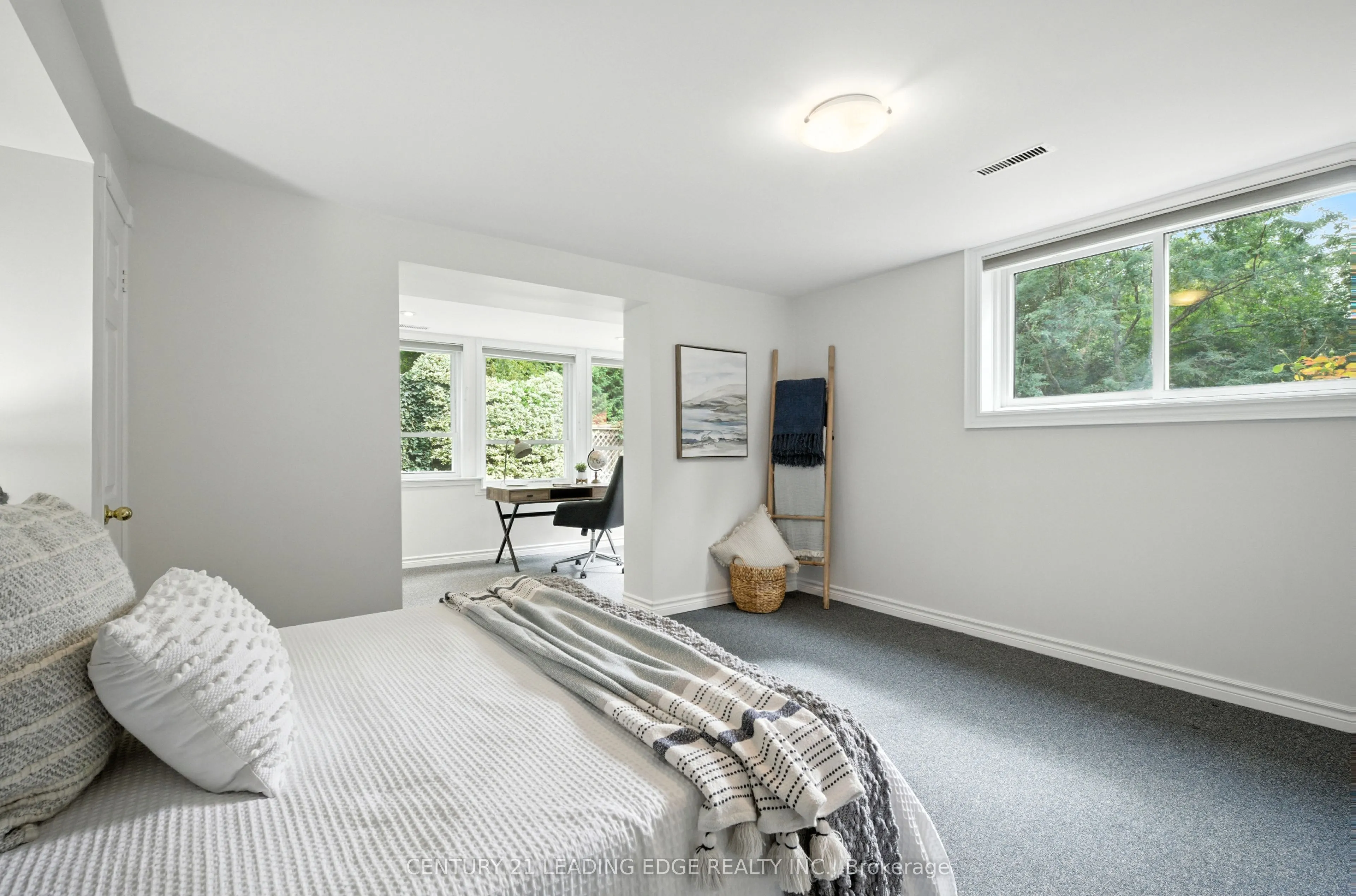 16 Burningham Crescent