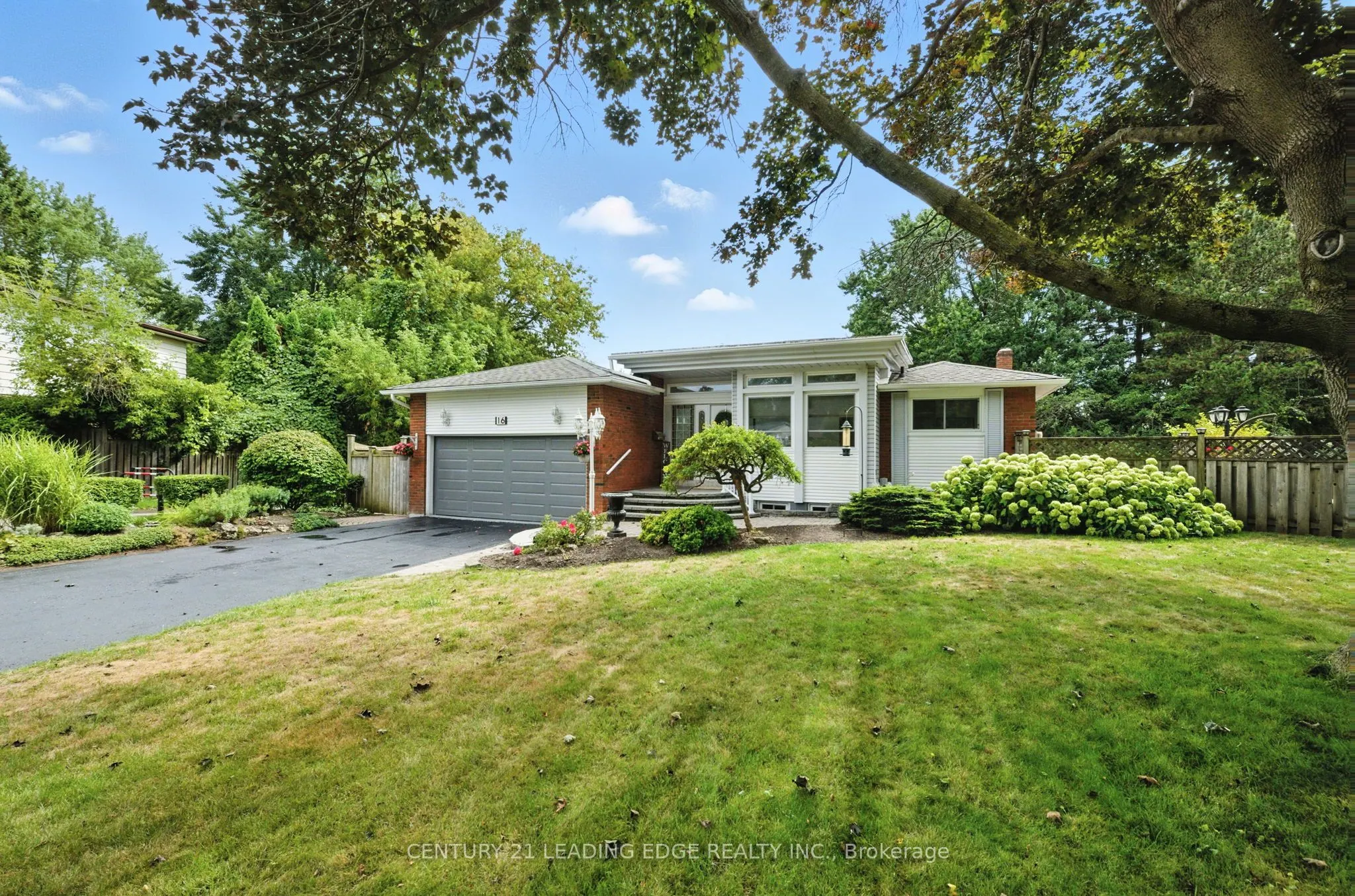16 Burningham Crescent