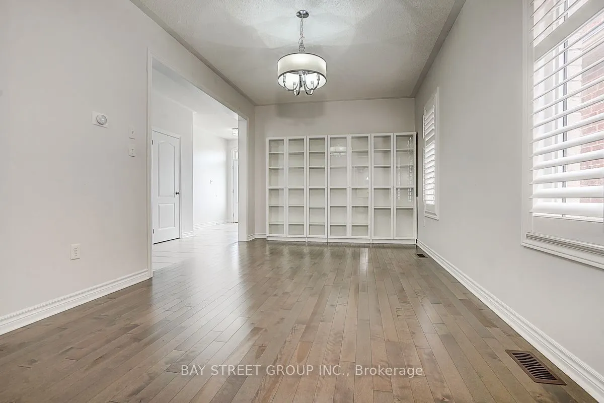 852 William Lee Avenue