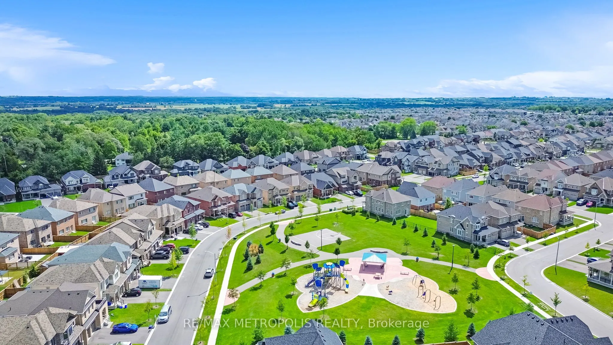 15 Douglas Kemp Crescent, #MAIN & UPPER