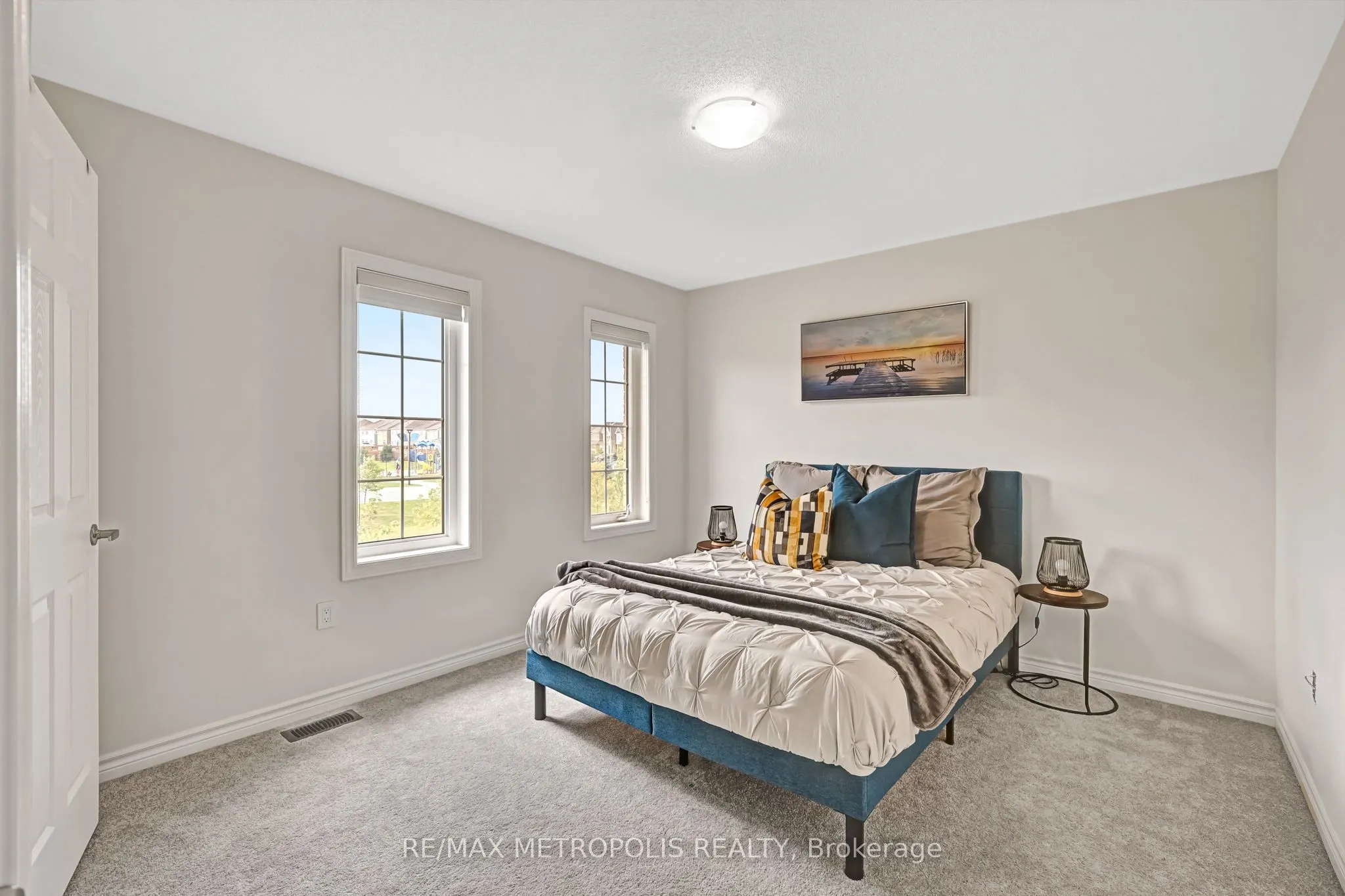 15 Douglas Kemp Crescent, #MAIN & UPPER