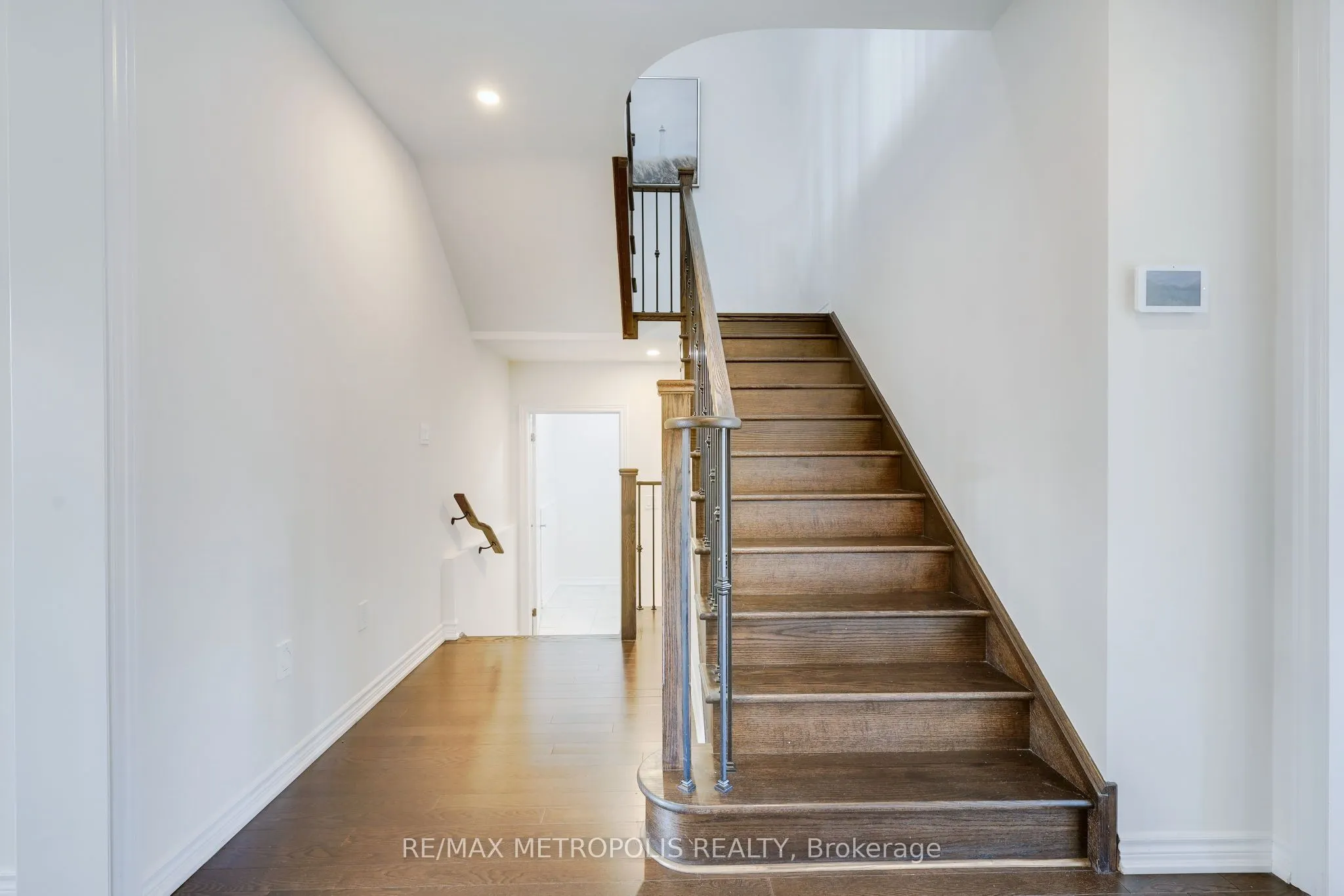 15 Douglas Kemp Crescent, #MAIN & UPPER