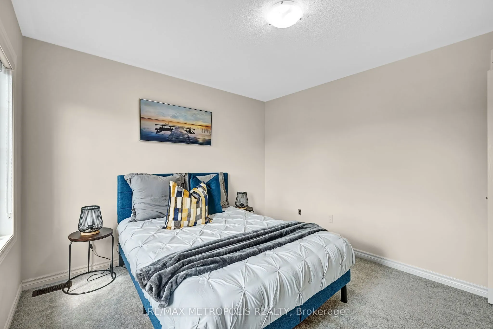 15 Douglas Kemp Crescent, #MAIN & UPPER