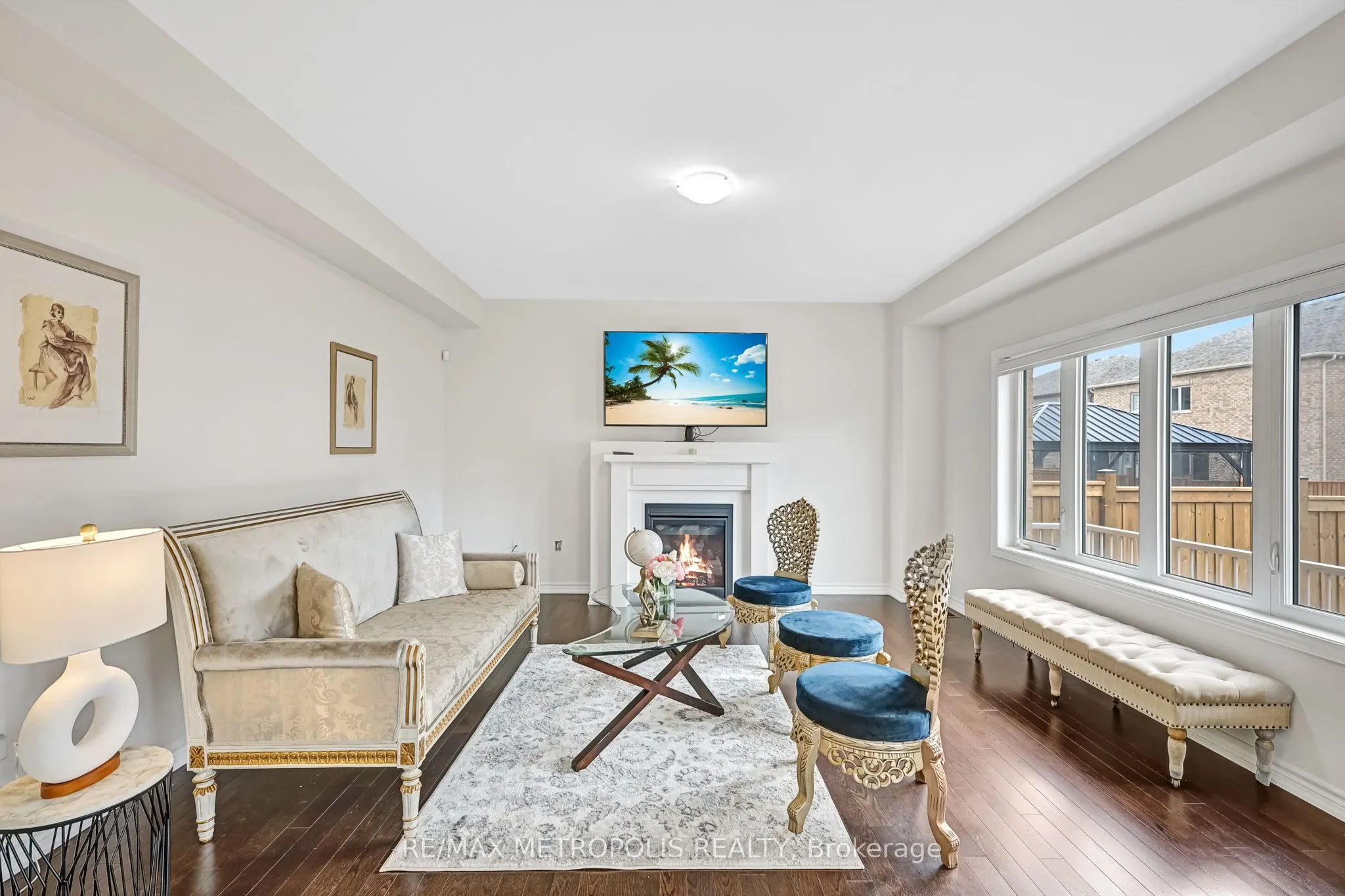 15 Douglas Kemp Crescent, #MAIN & UPPER