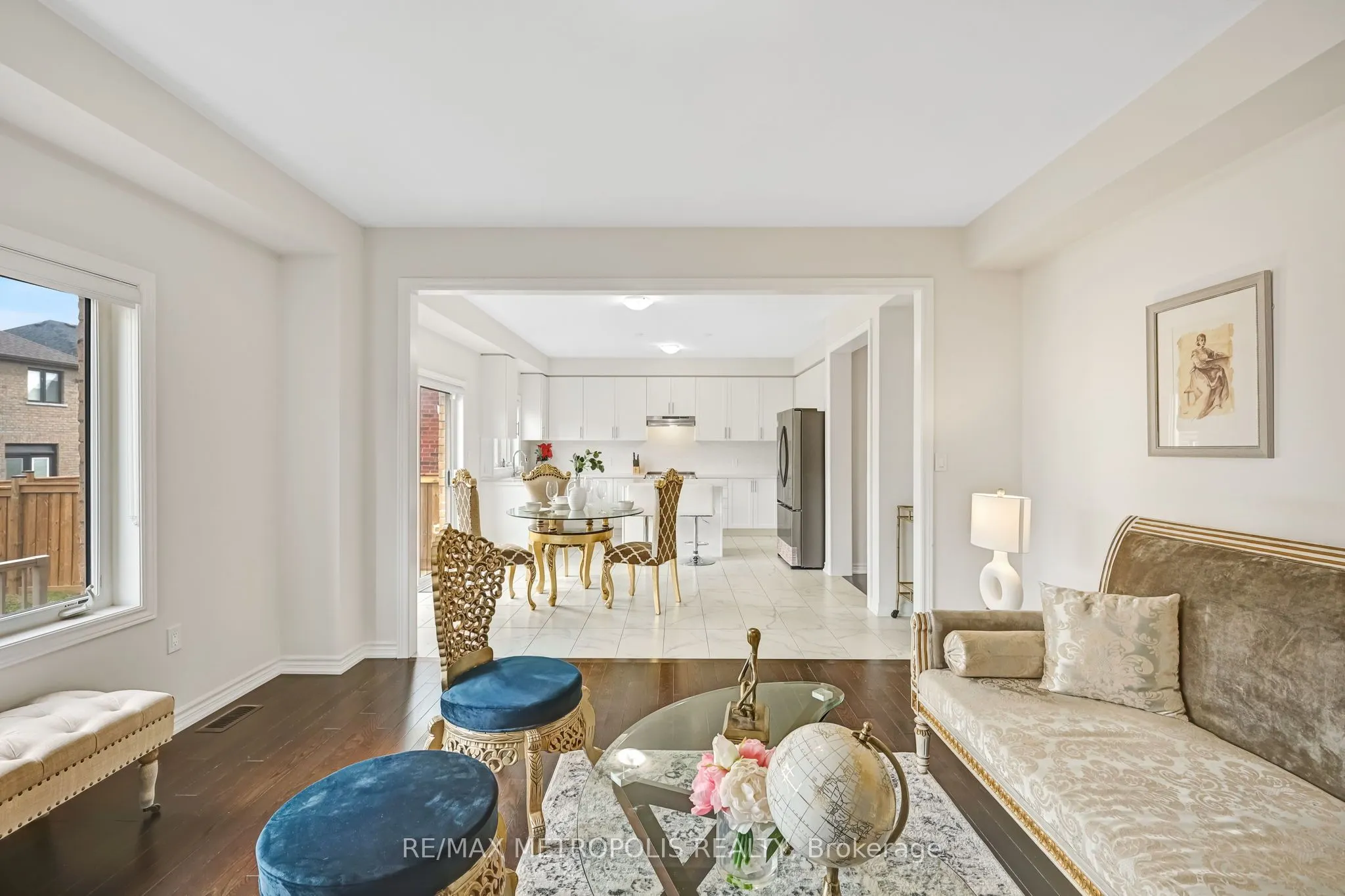 15 Douglas Kemp Crescent, #MAIN & UPPER