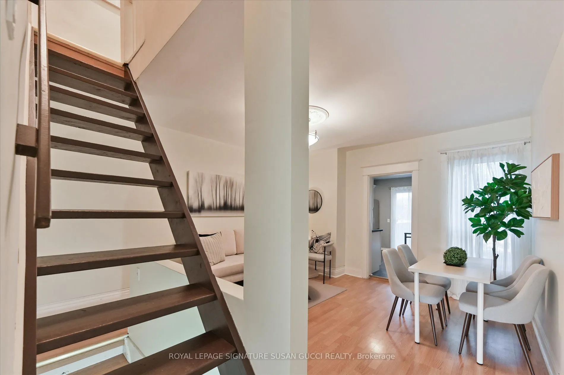 1125 Woodbine Avenue