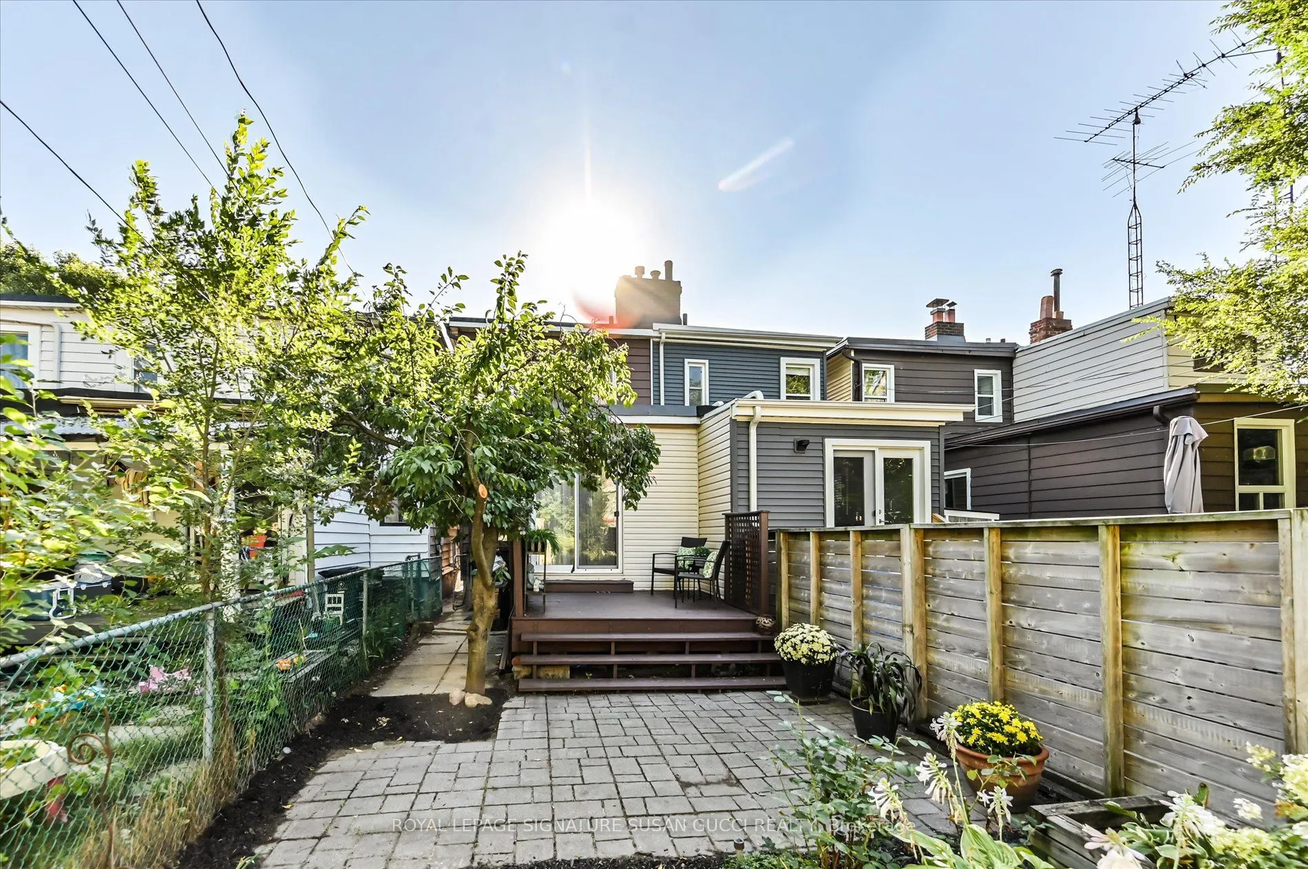 1125 Woodbine Avenue