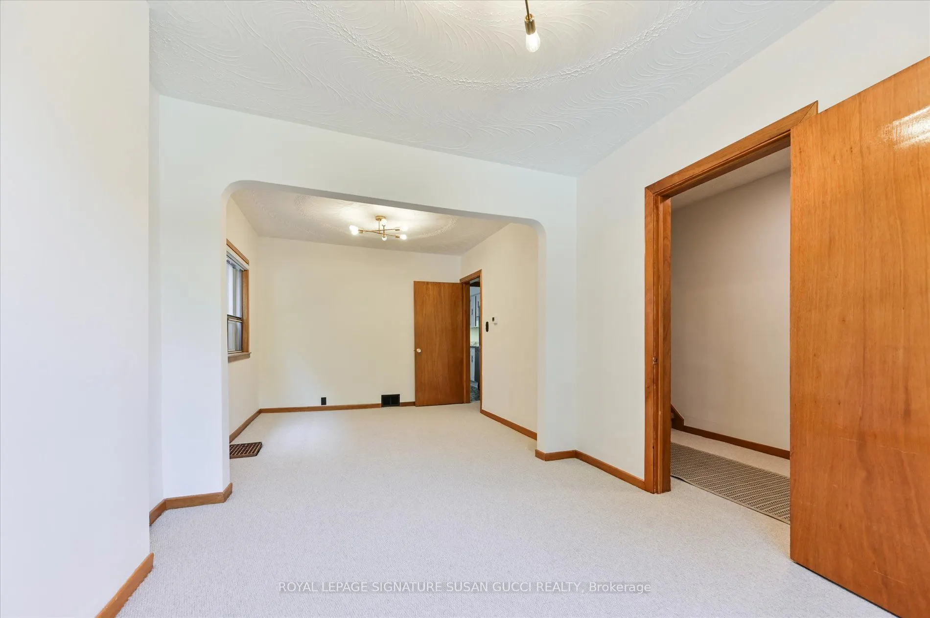96 Woodycrest Avenue