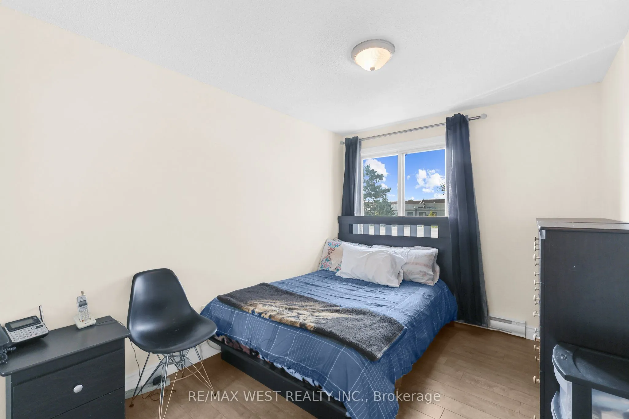 1100 Oxford Street, #73