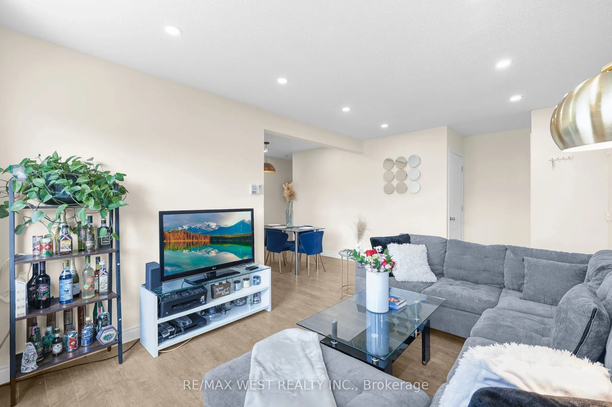 1100 Oxford Street, #73