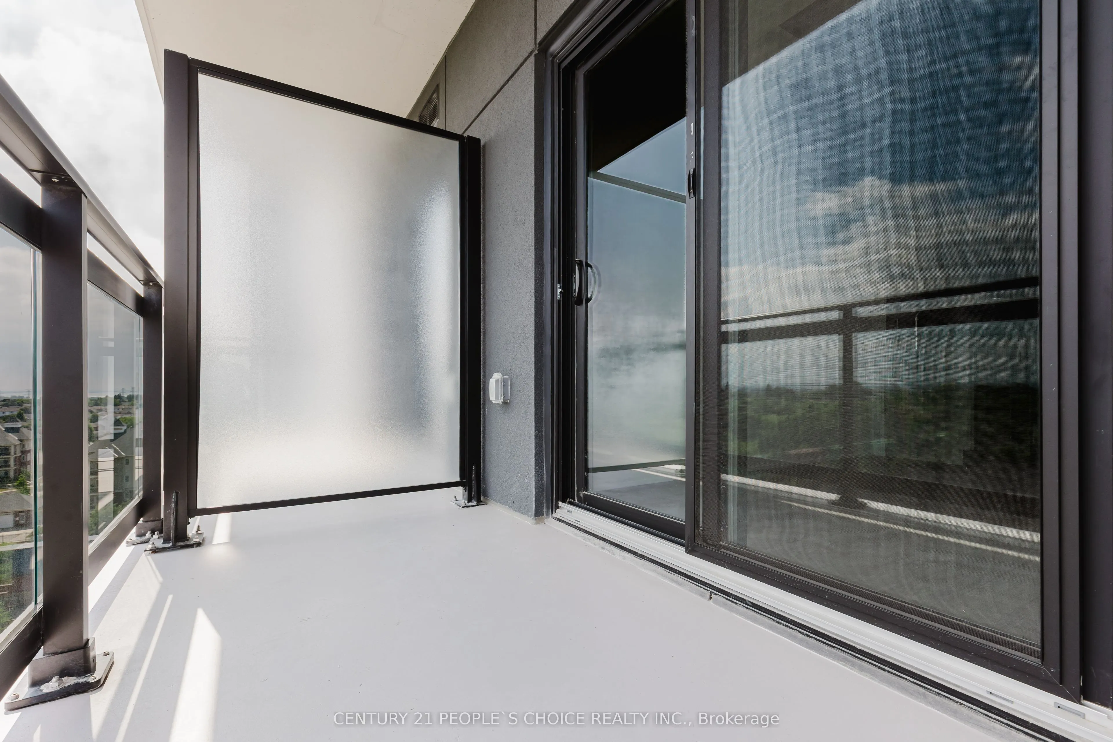 55 Clarington Boulevard, #907