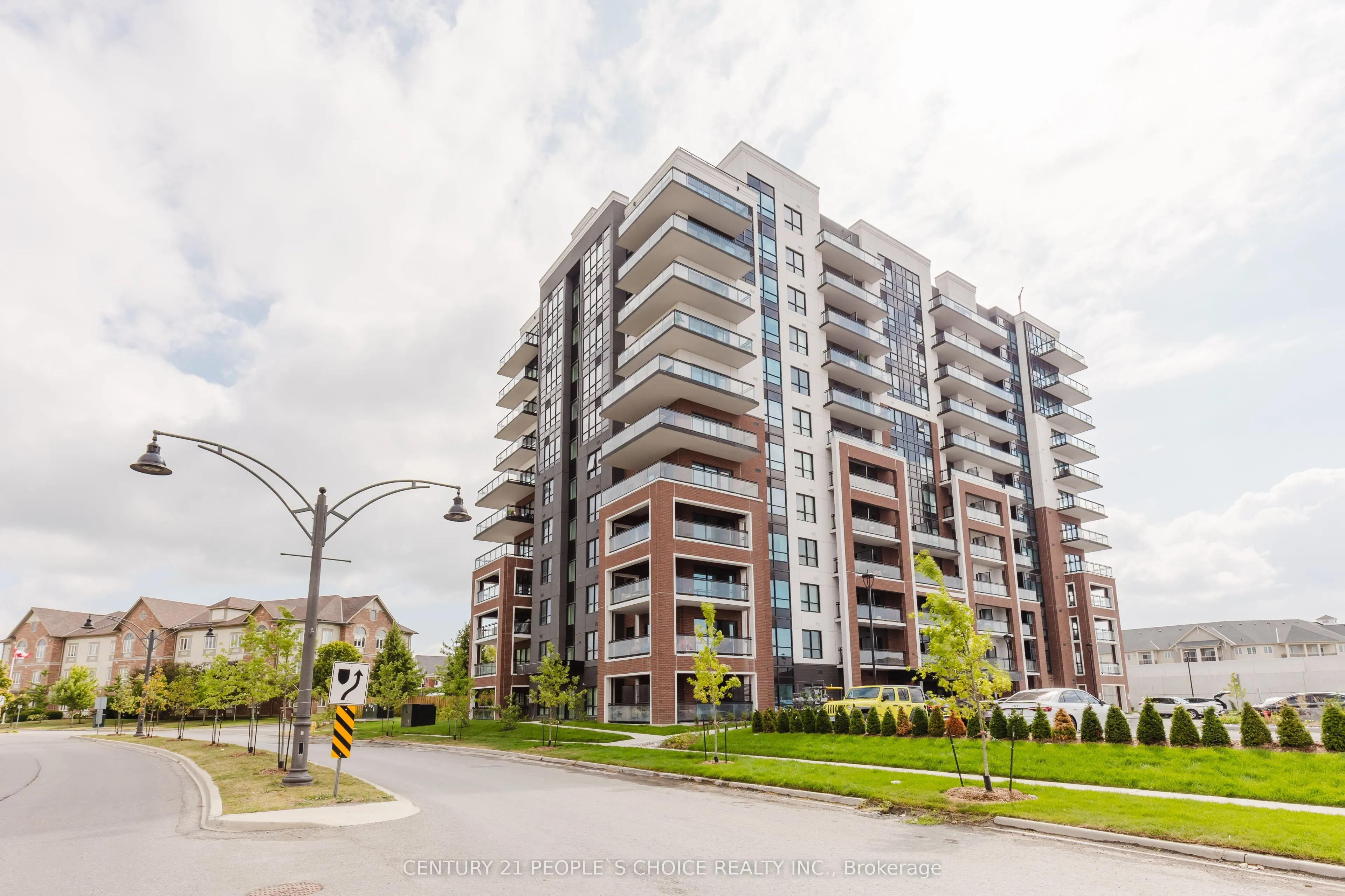 55 Clarington Boulevard, #907