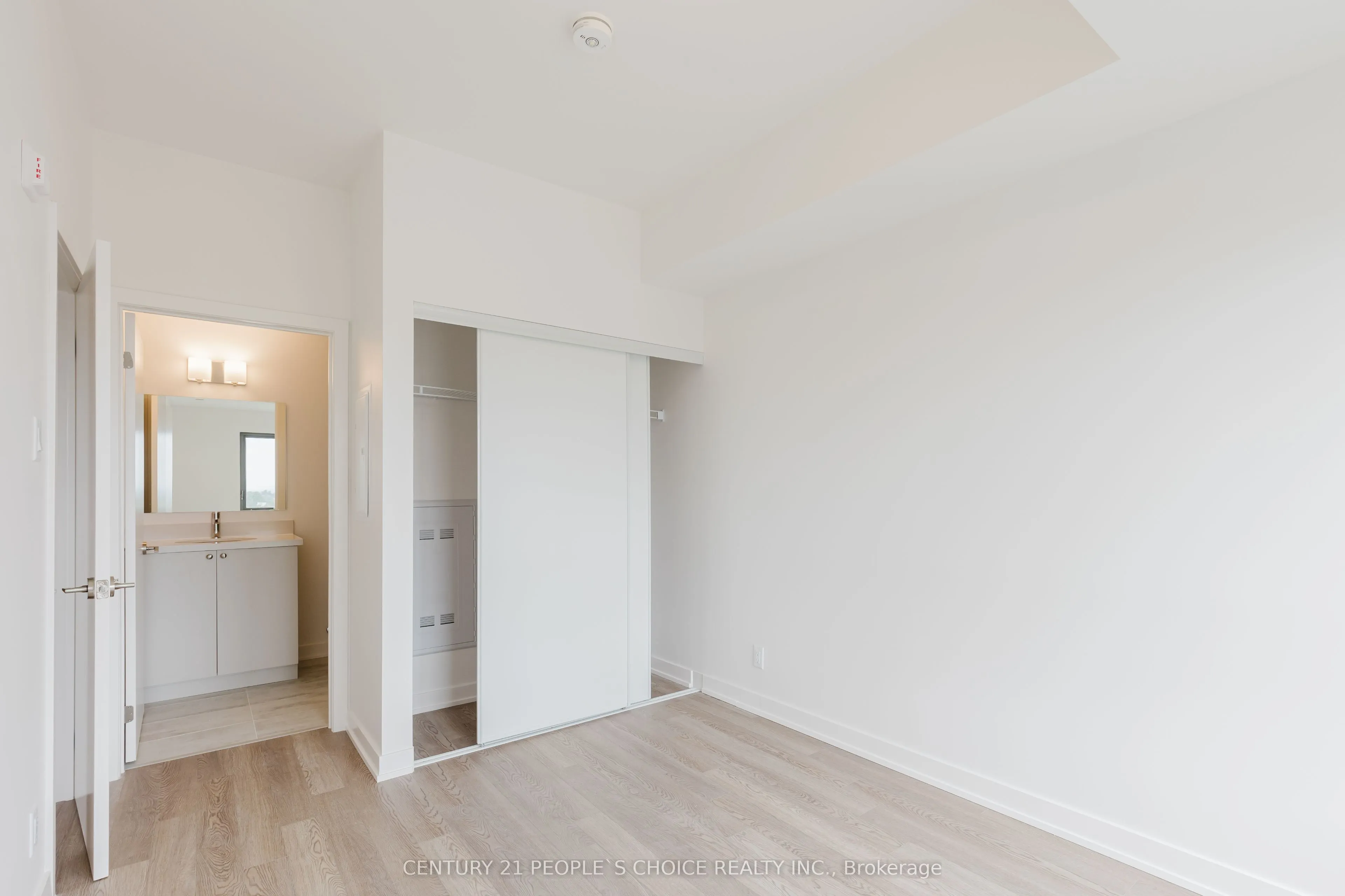 55 Clarington Boulevard, #907