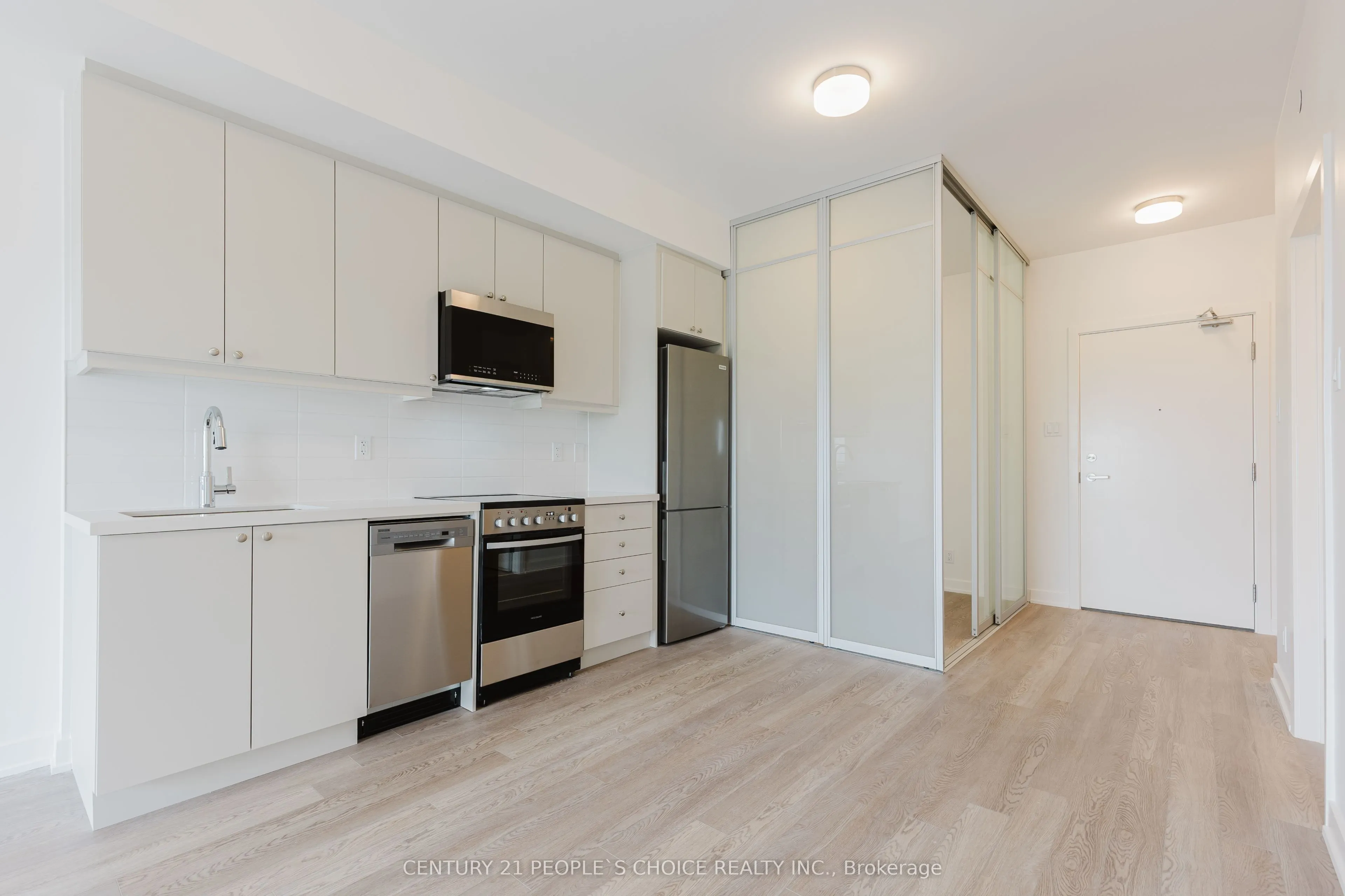 55 Clarington Boulevard, #907