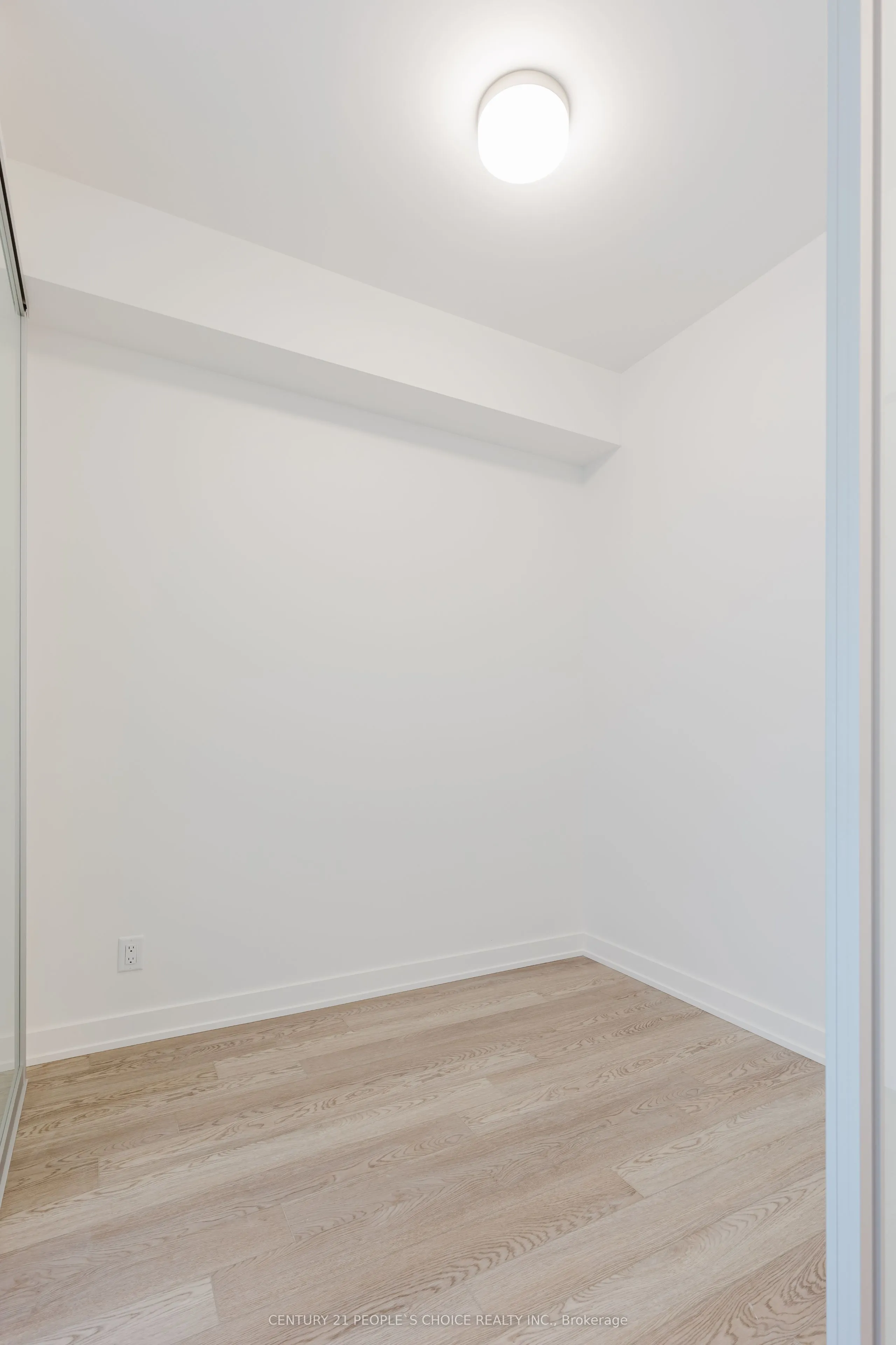 55 Clarington Boulevard, #907