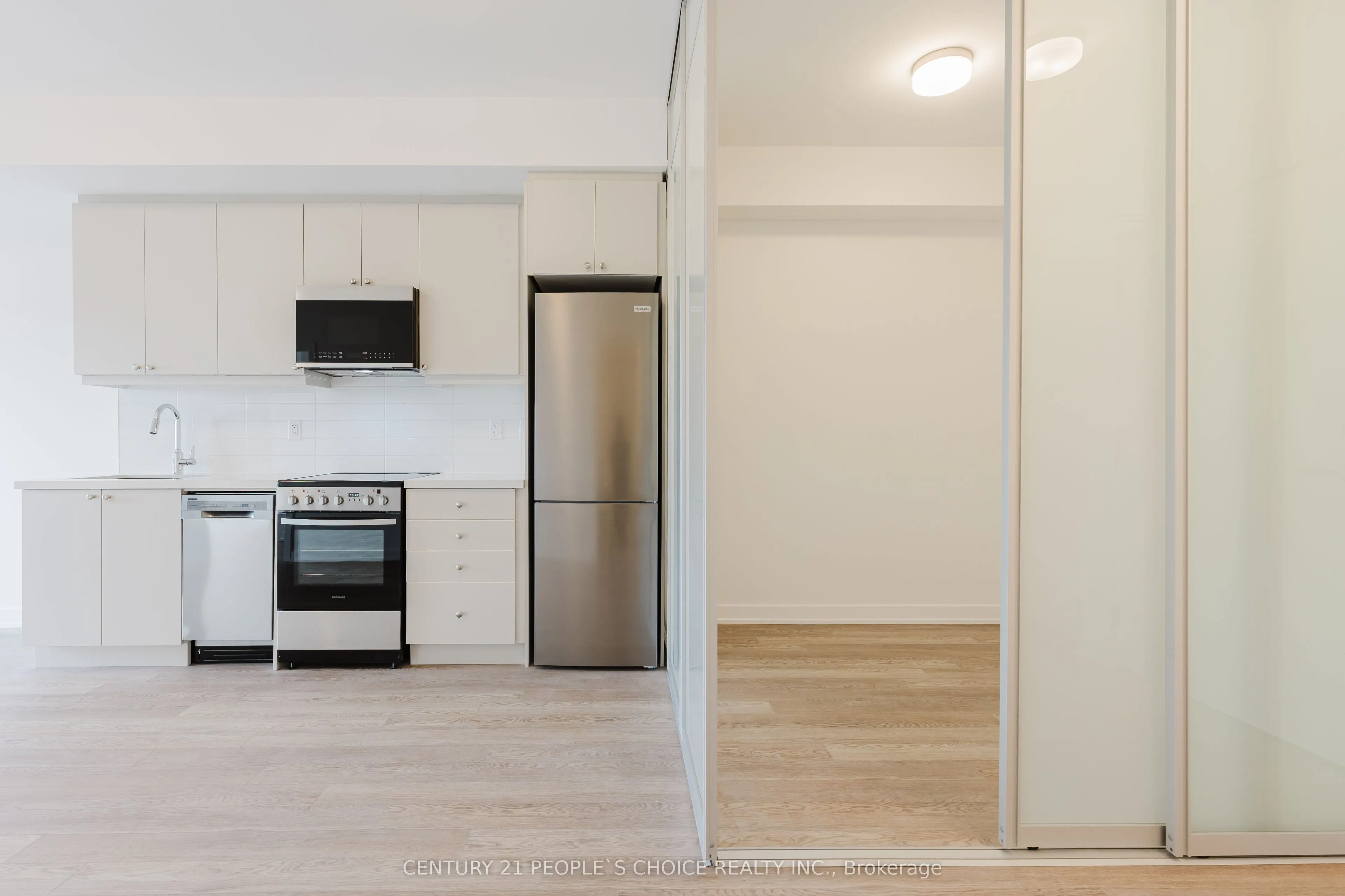 55 Clarington Boulevard, #907