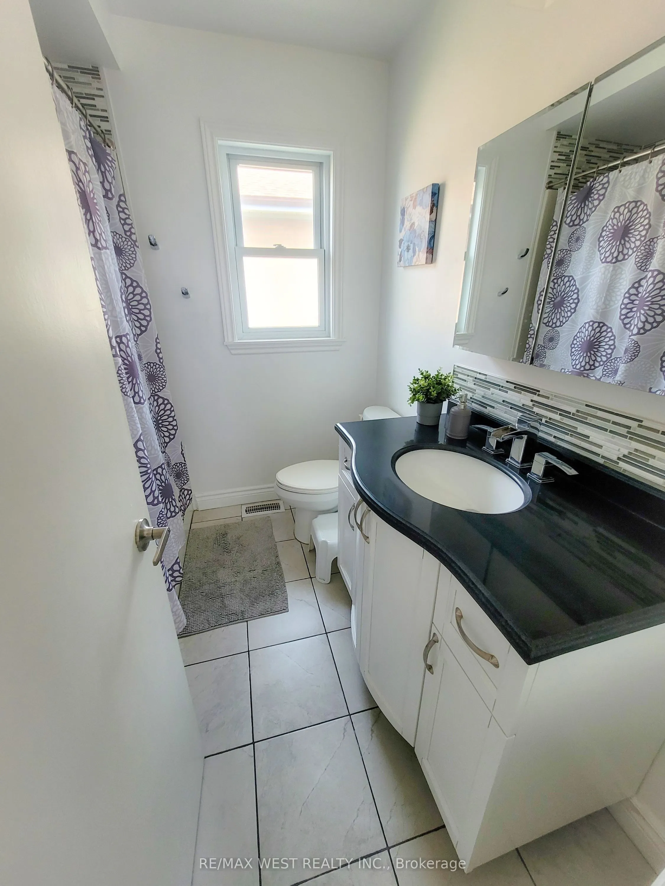 1002 Warden Avenue, #Main