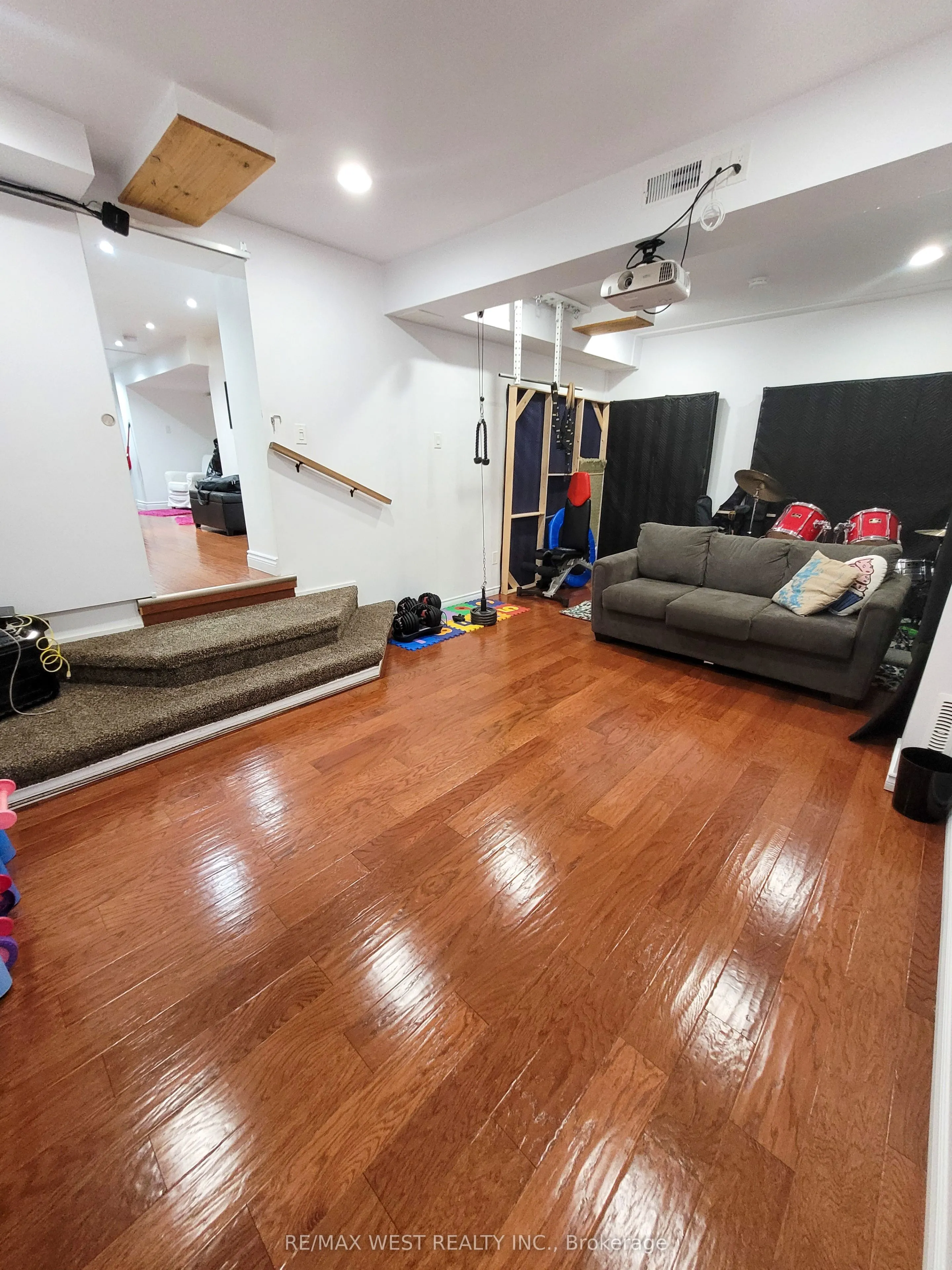 1002 Warden Avenue, #Bsmt