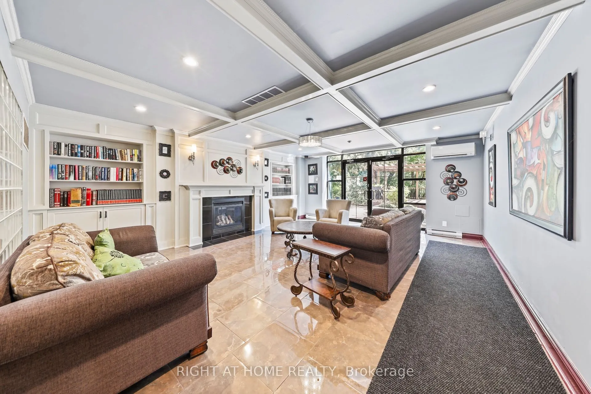 1665 Victoria Park Avenue, #206