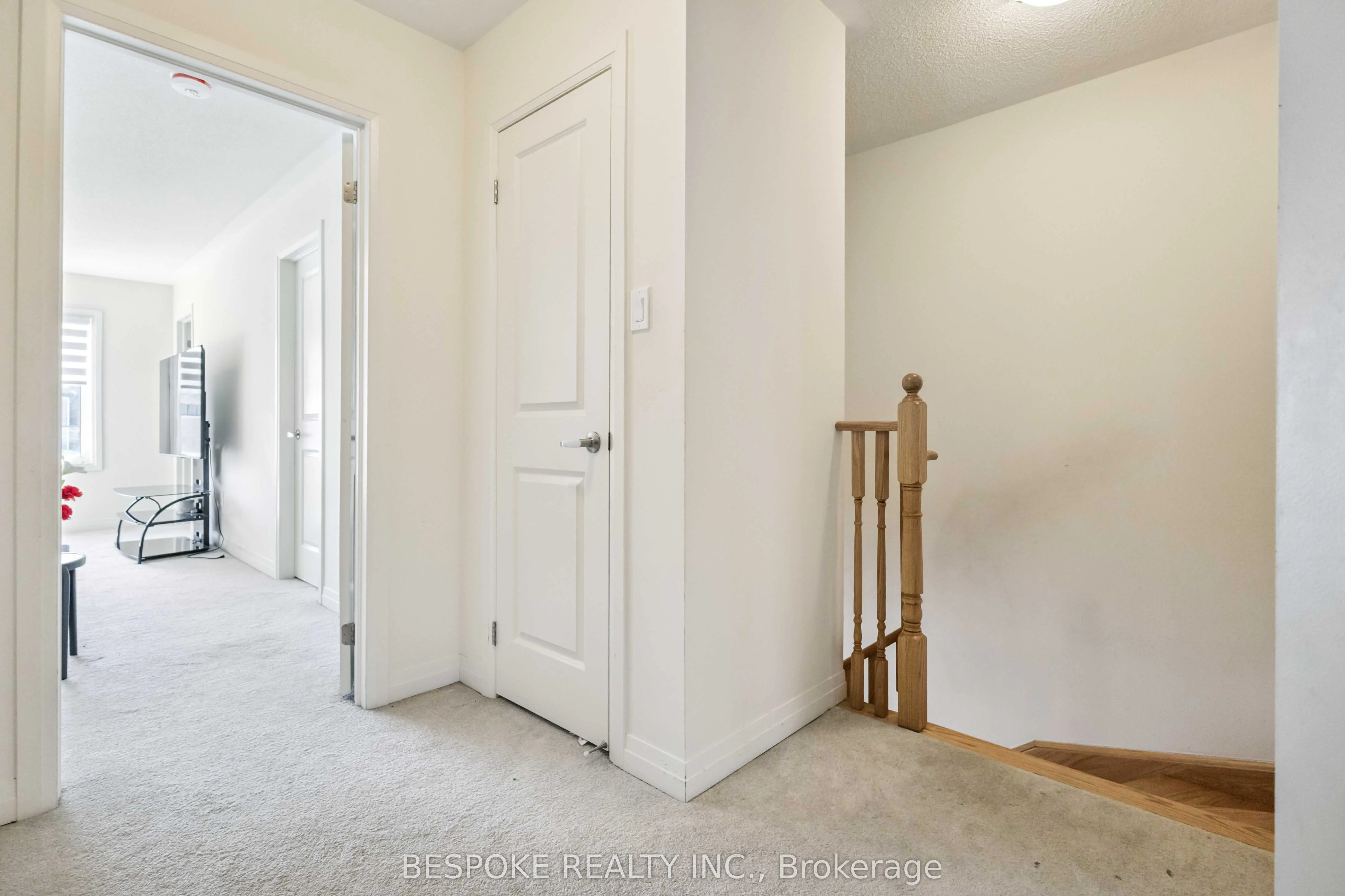 17 Esquire Way