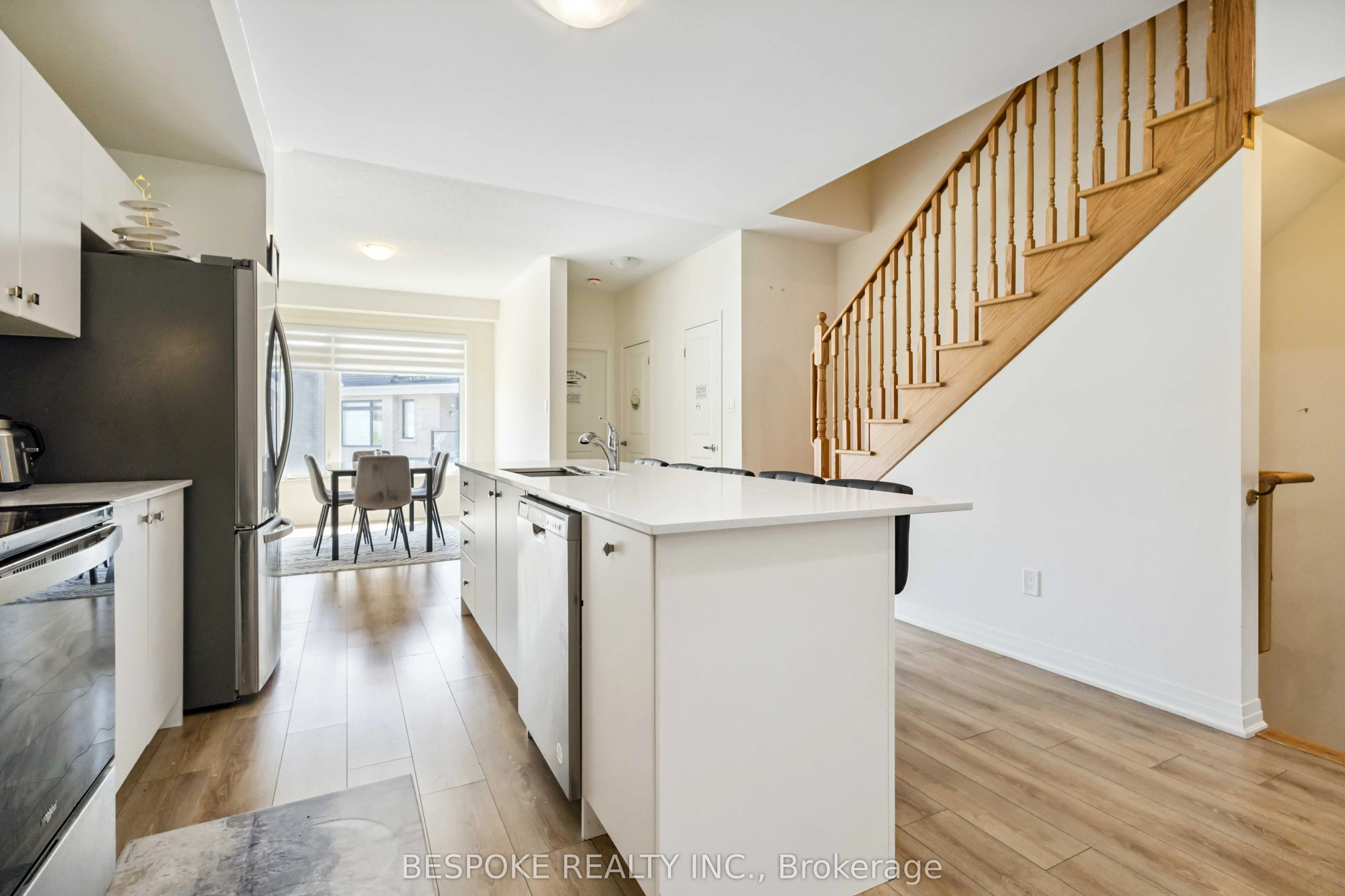 17 Esquire Way