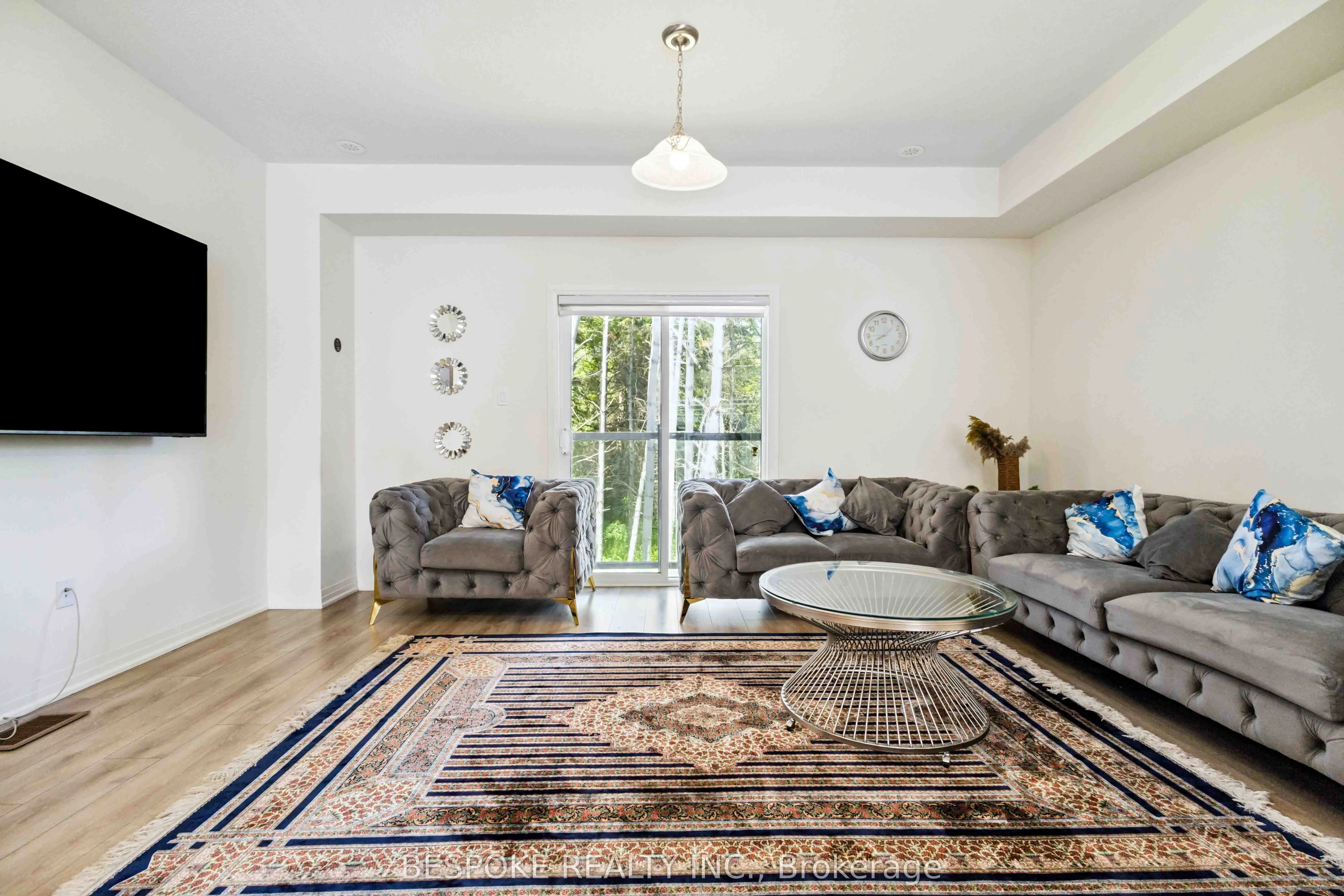17 Esquire Way