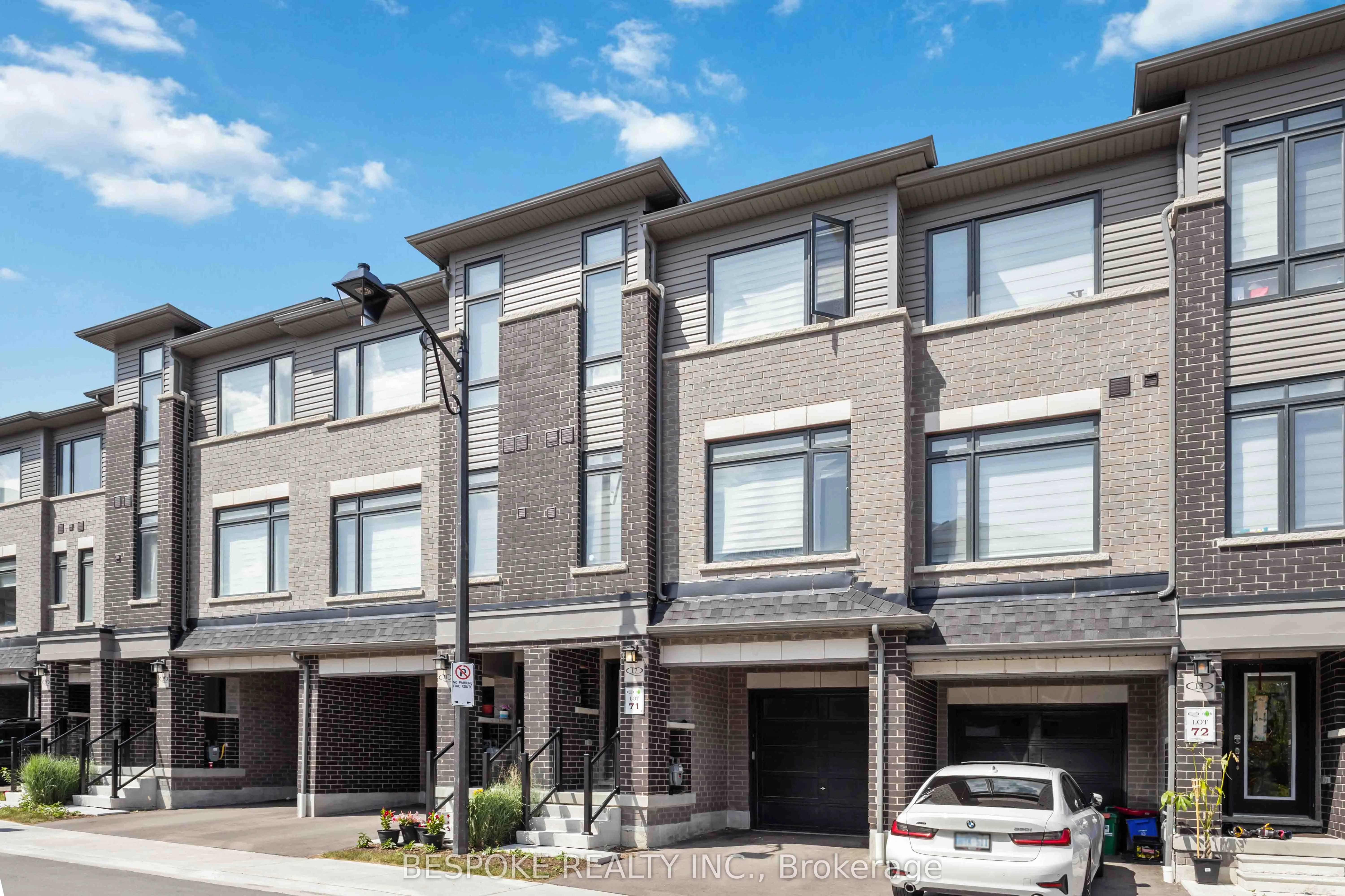 17 Esquire Way