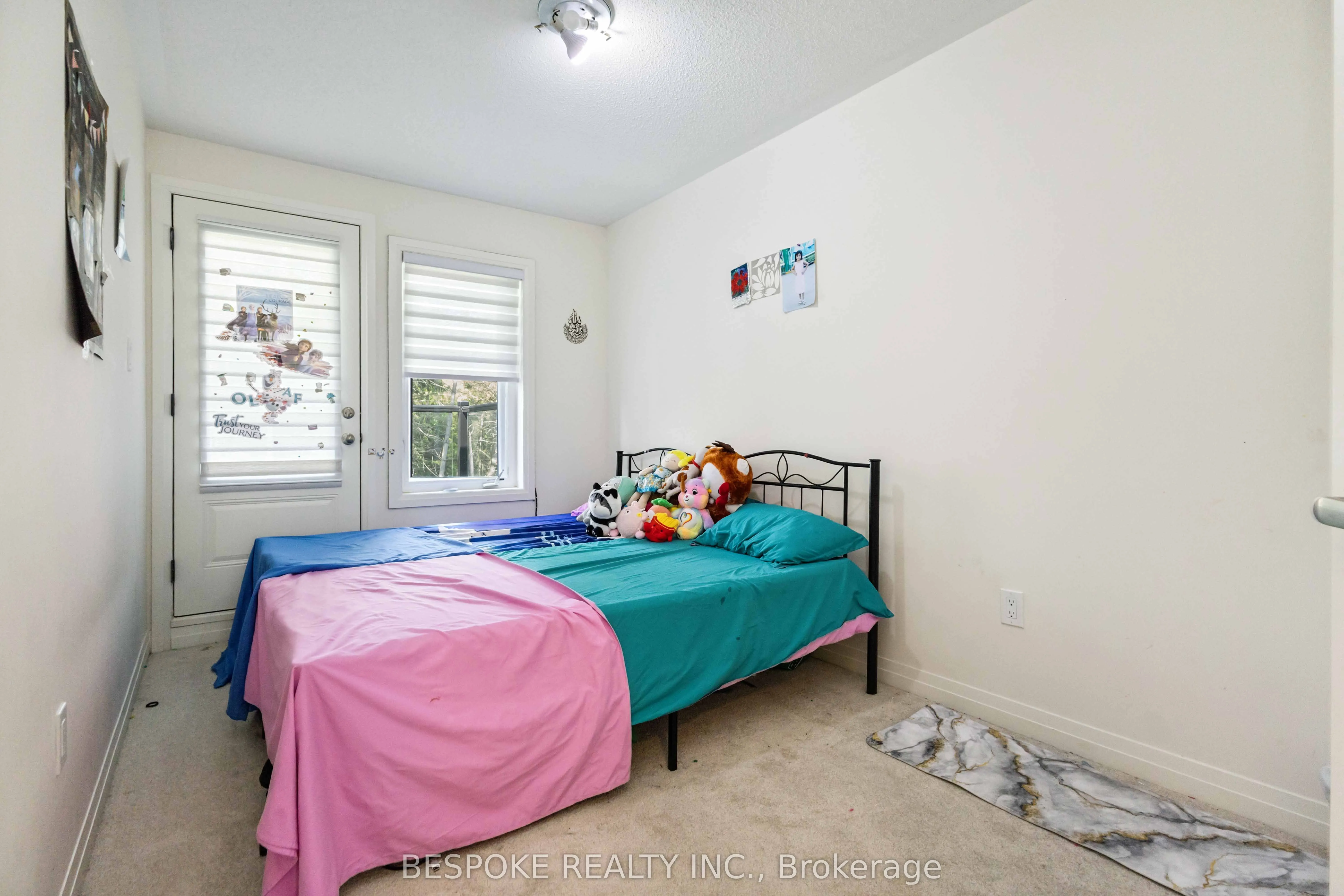 17 Esquire Way