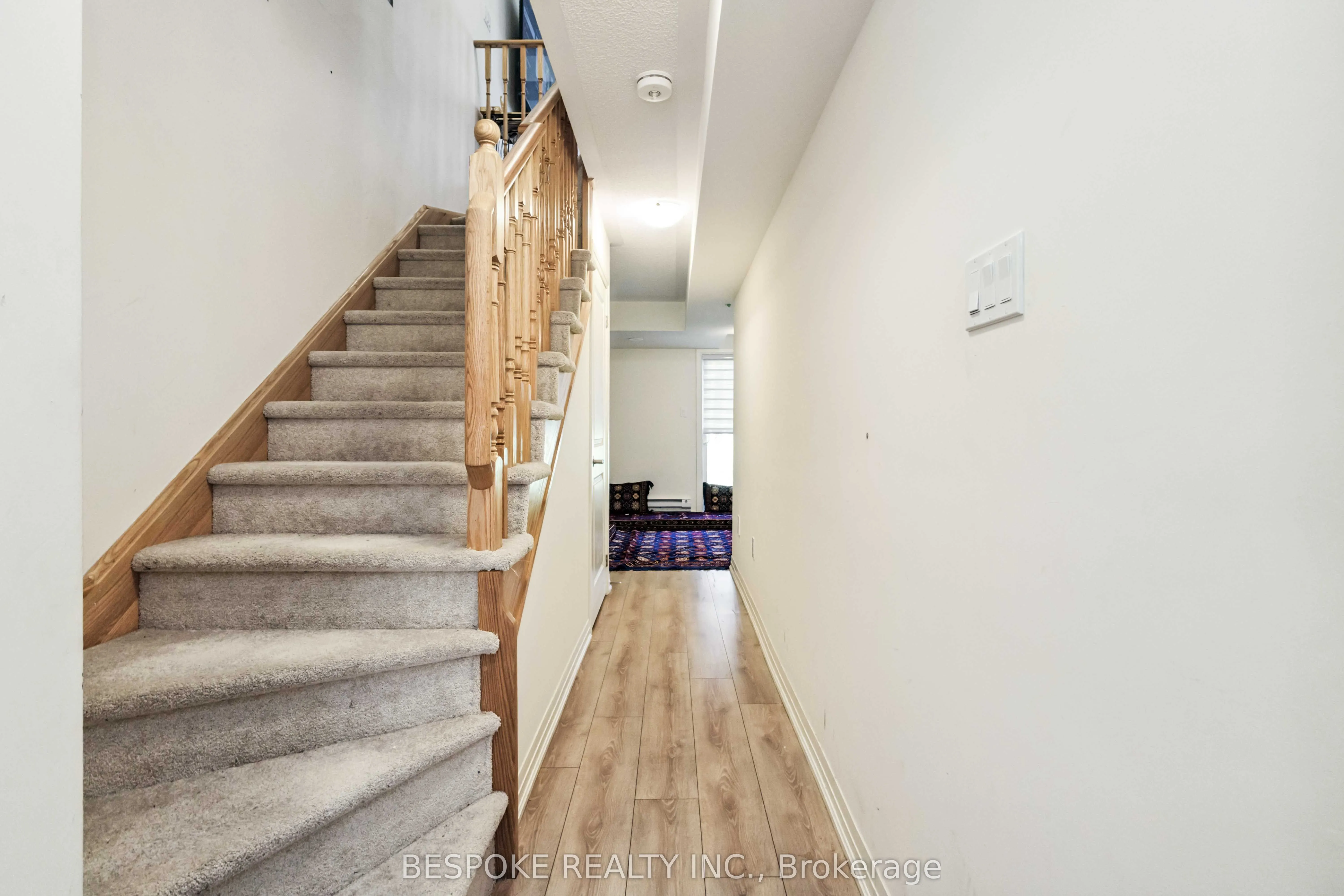 17 Esquire Way