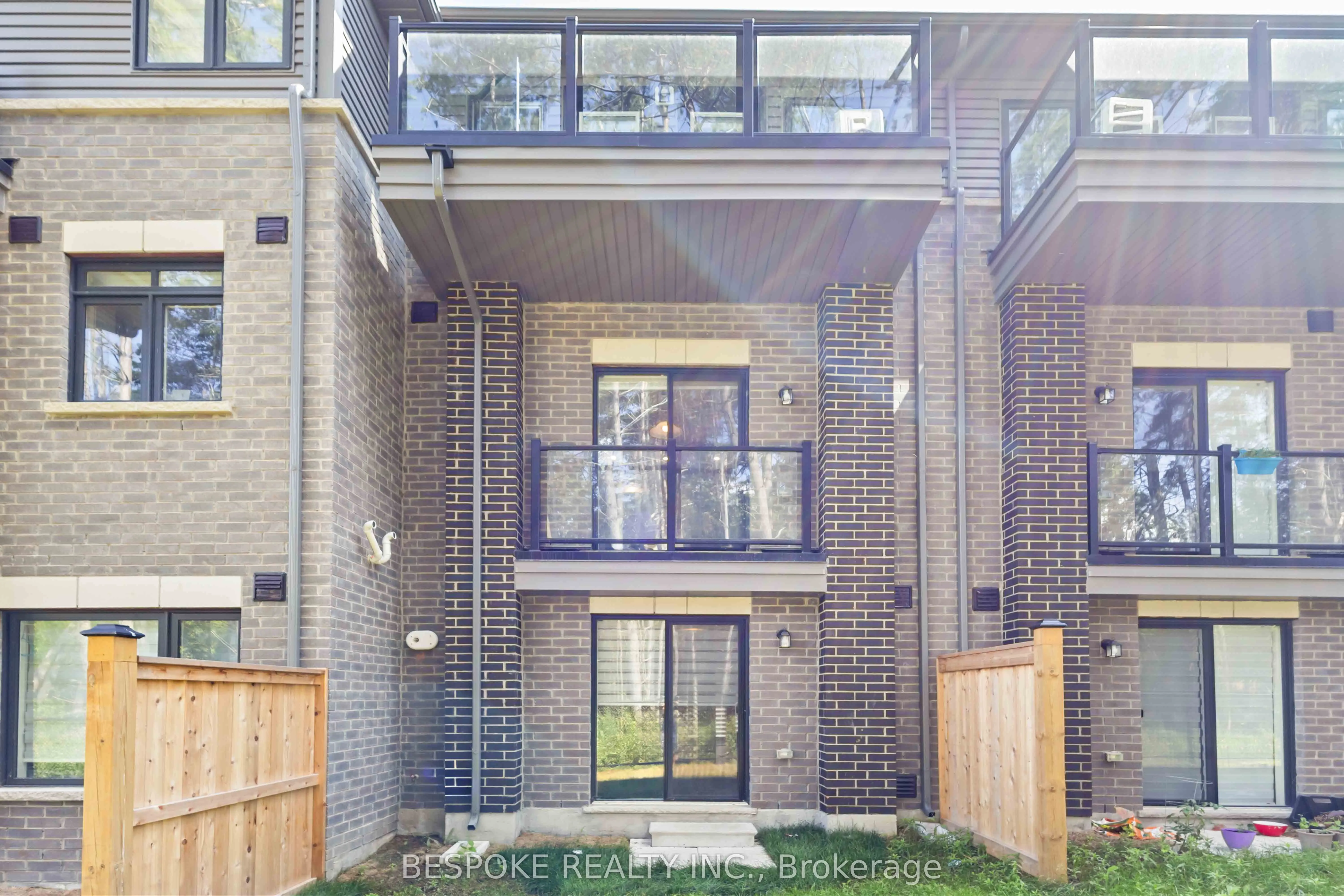 17 Esquire Way