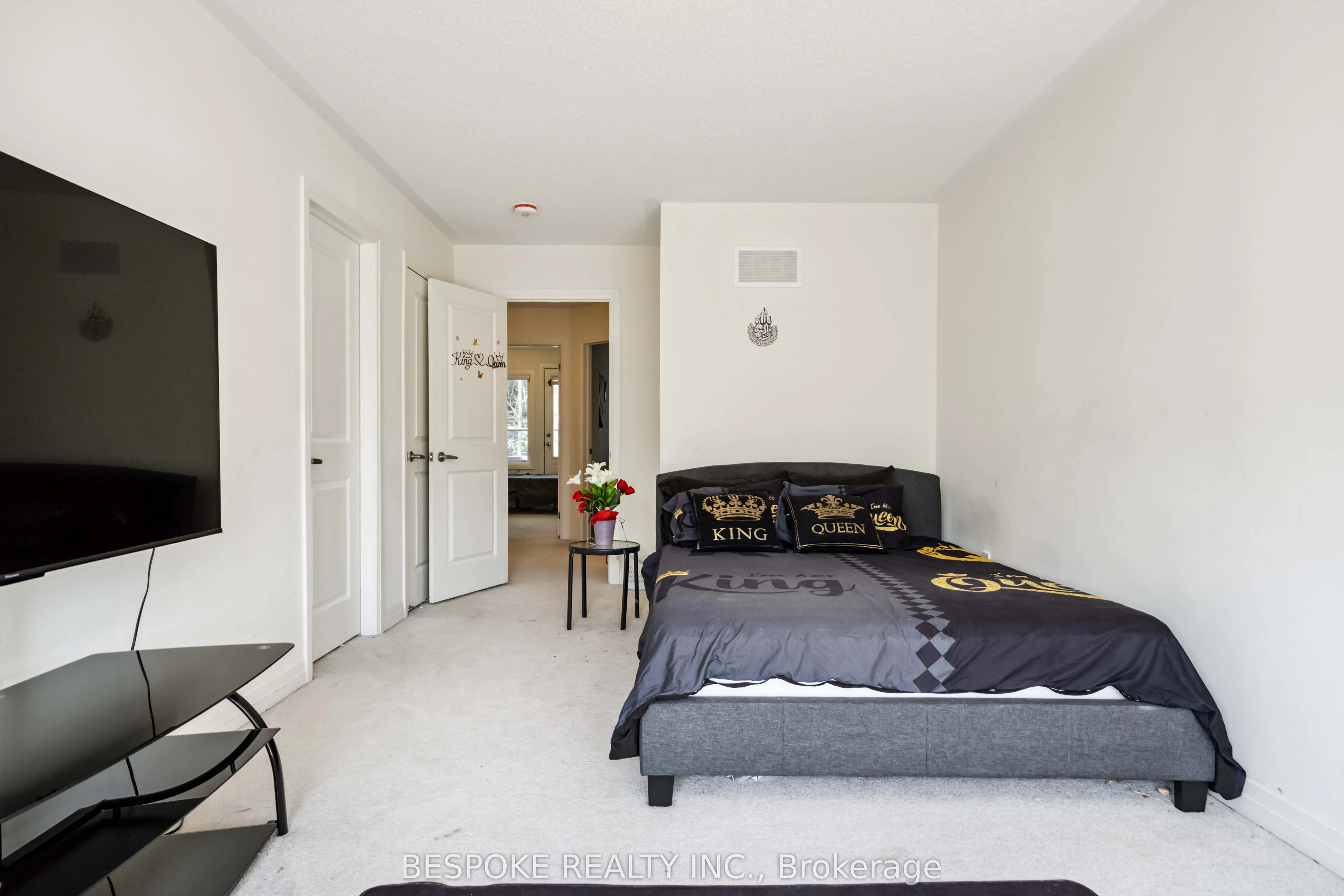 17 Esquire Way