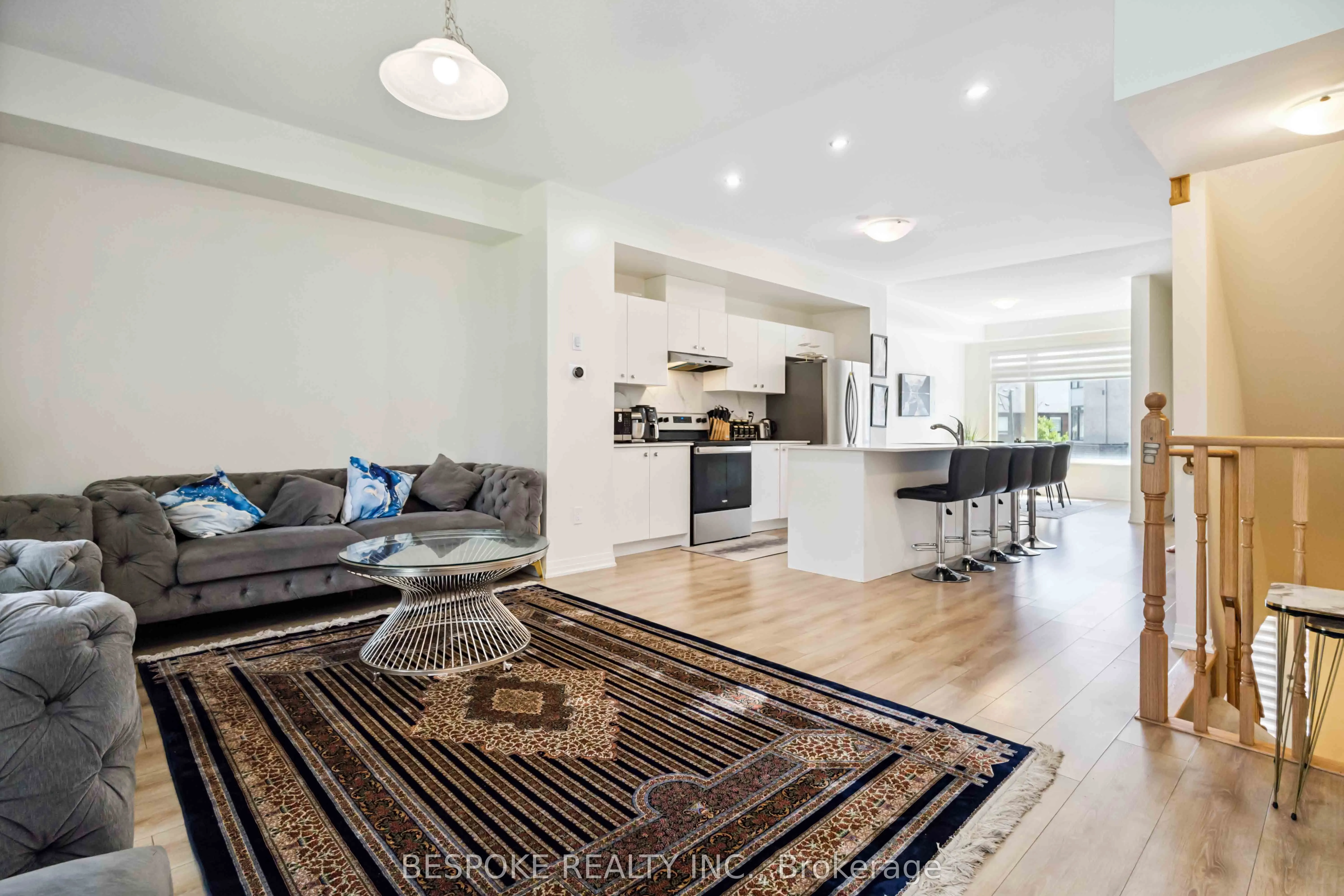 17 Esquire Way