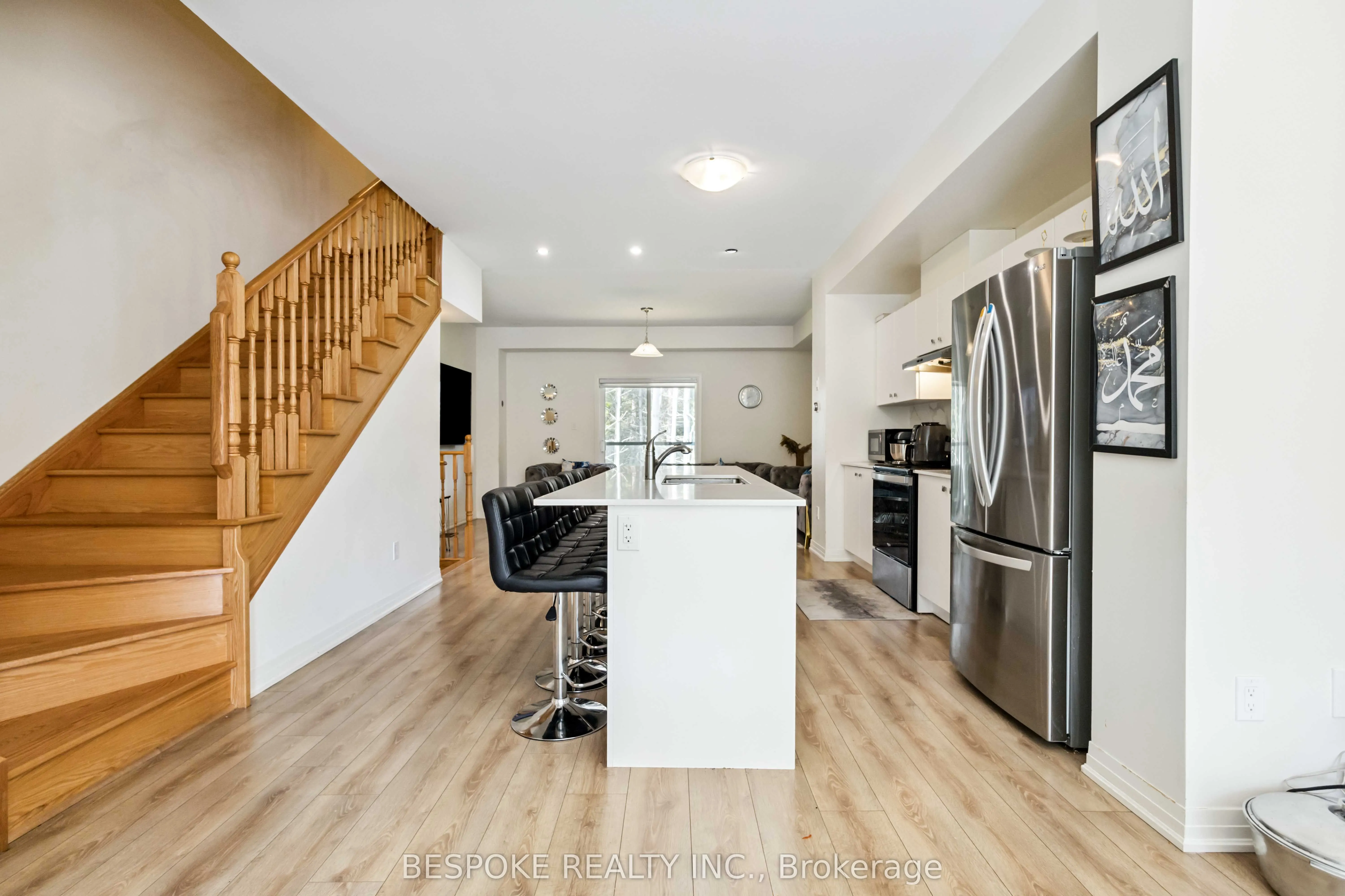 17 Esquire Way