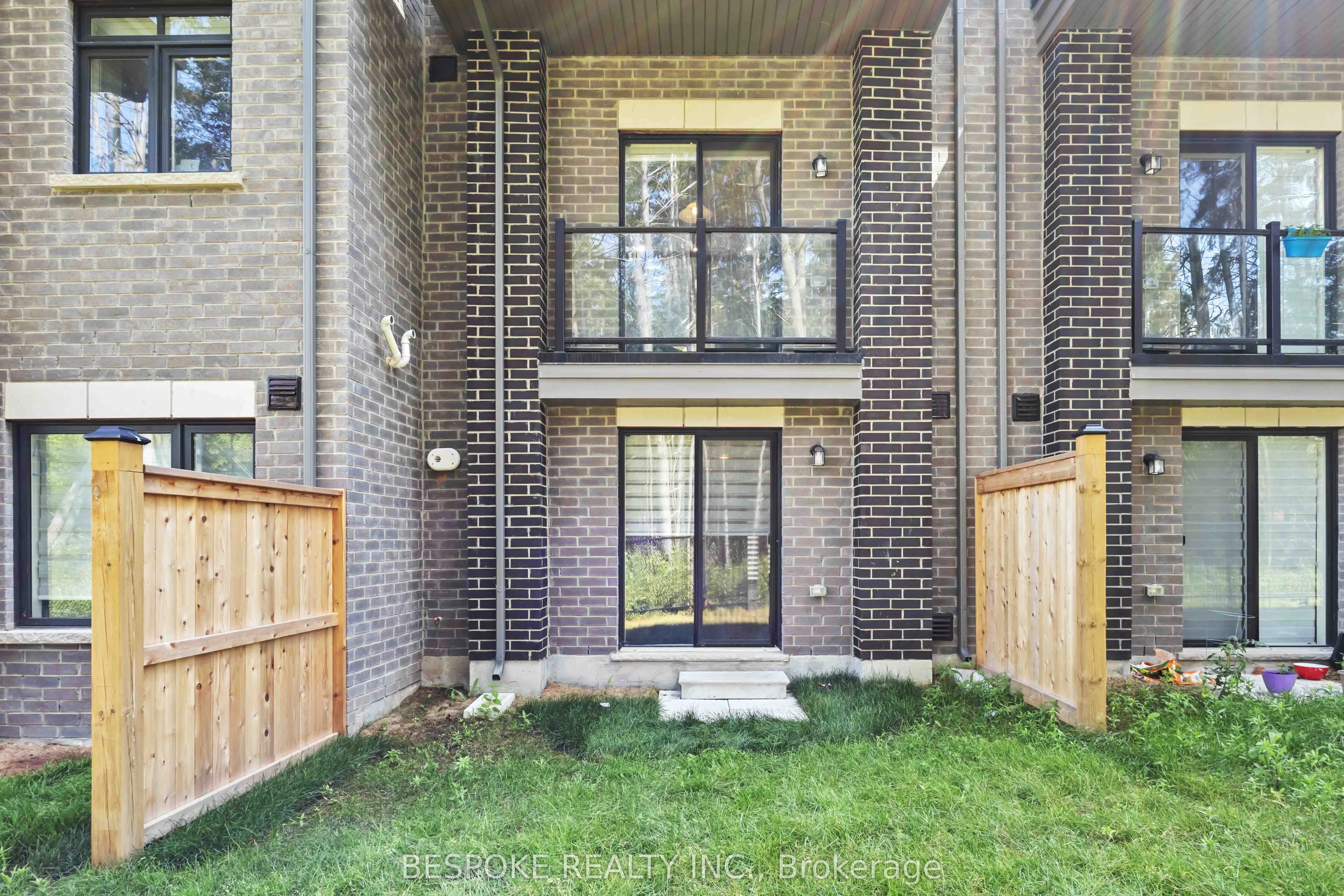 17 Esquire Way