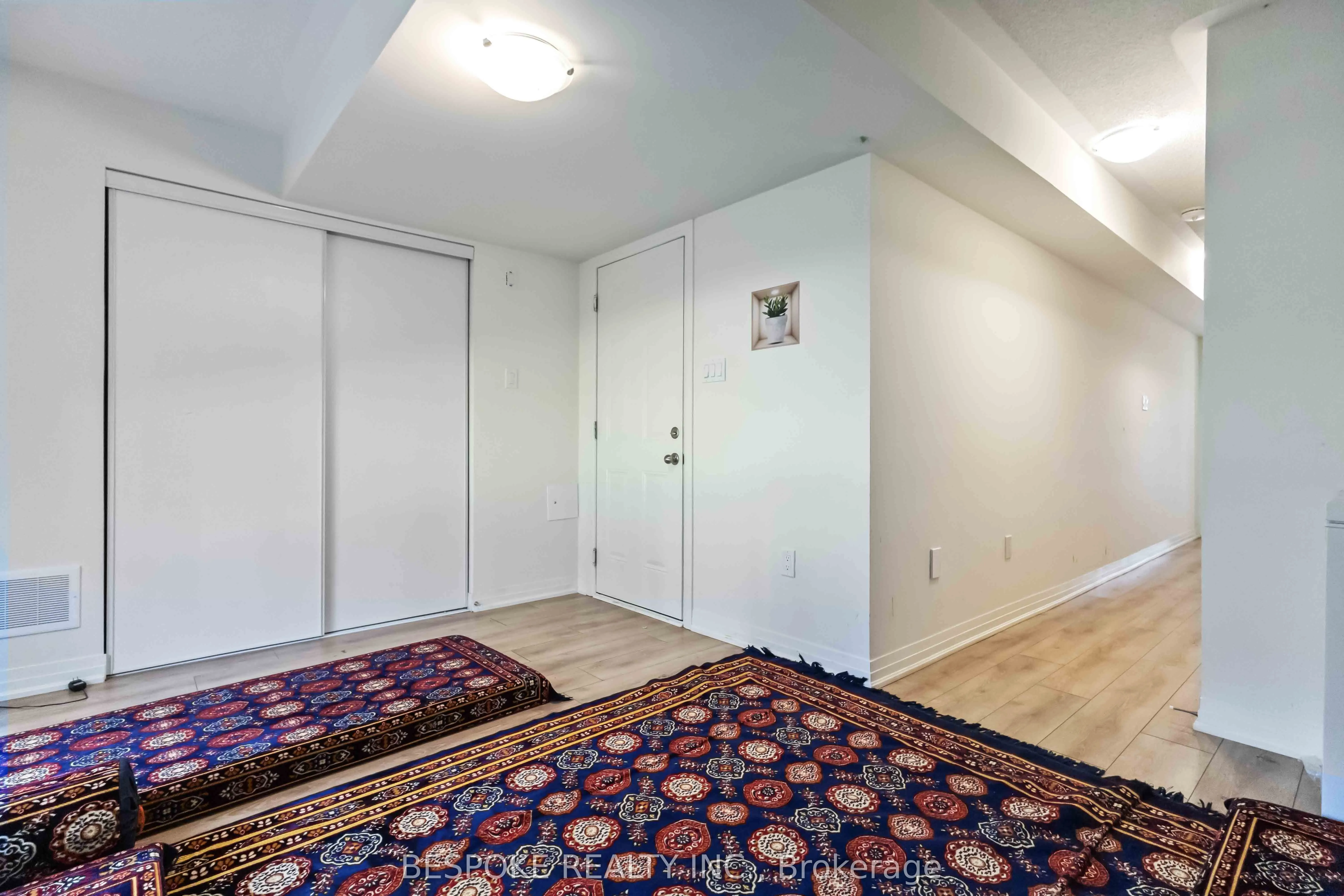 17 Esquire Way
