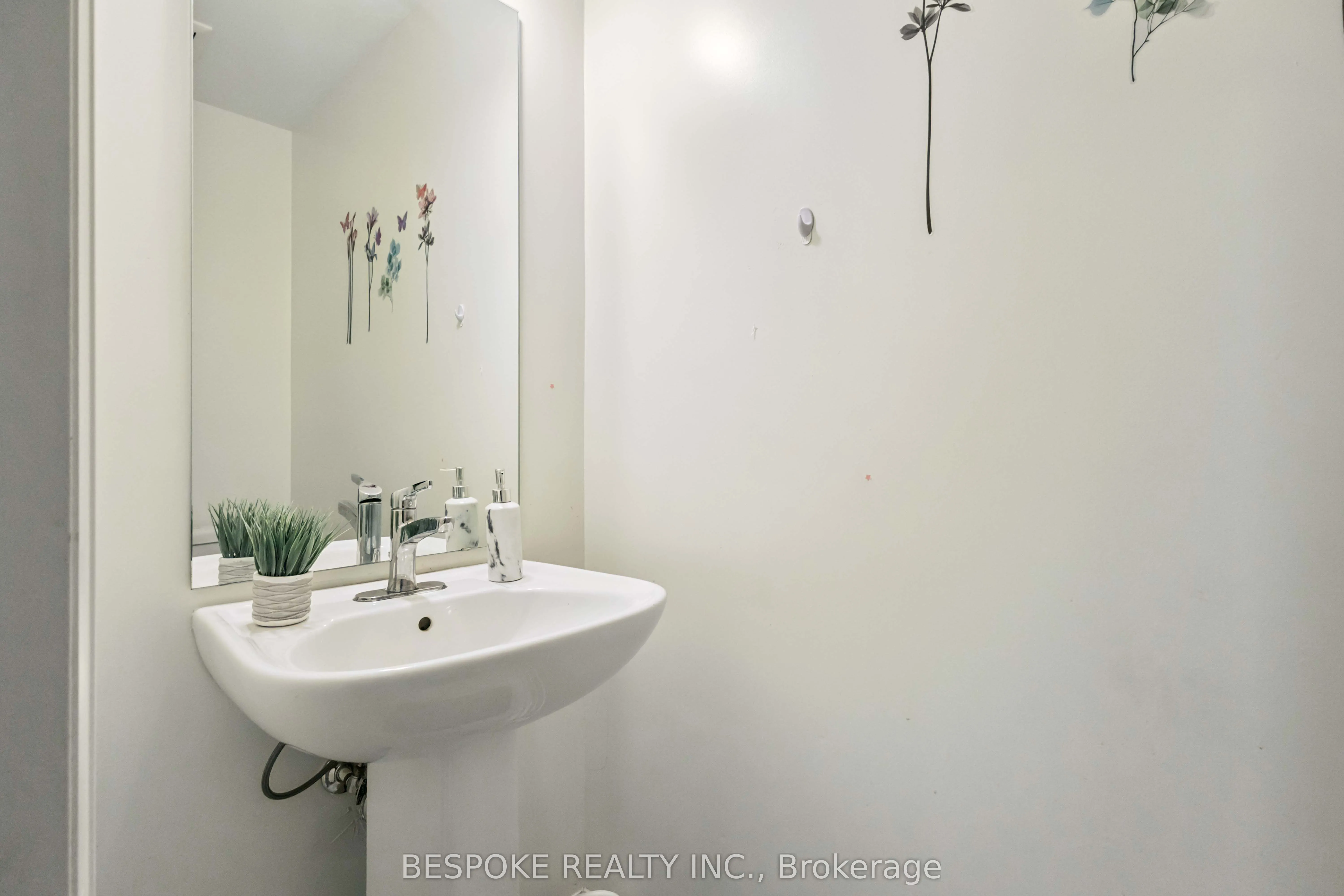 17 Esquire Way