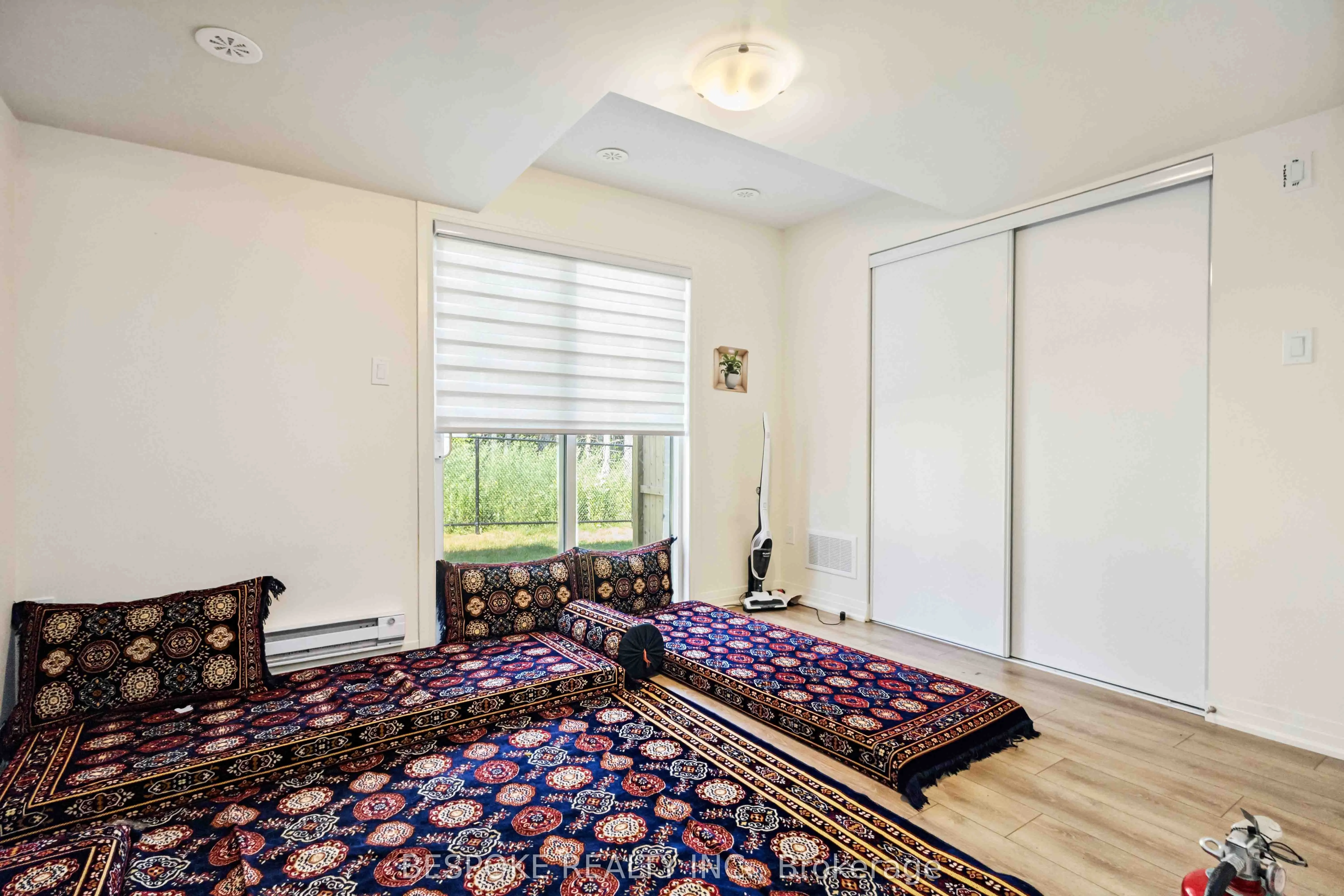 17 Esquire Way